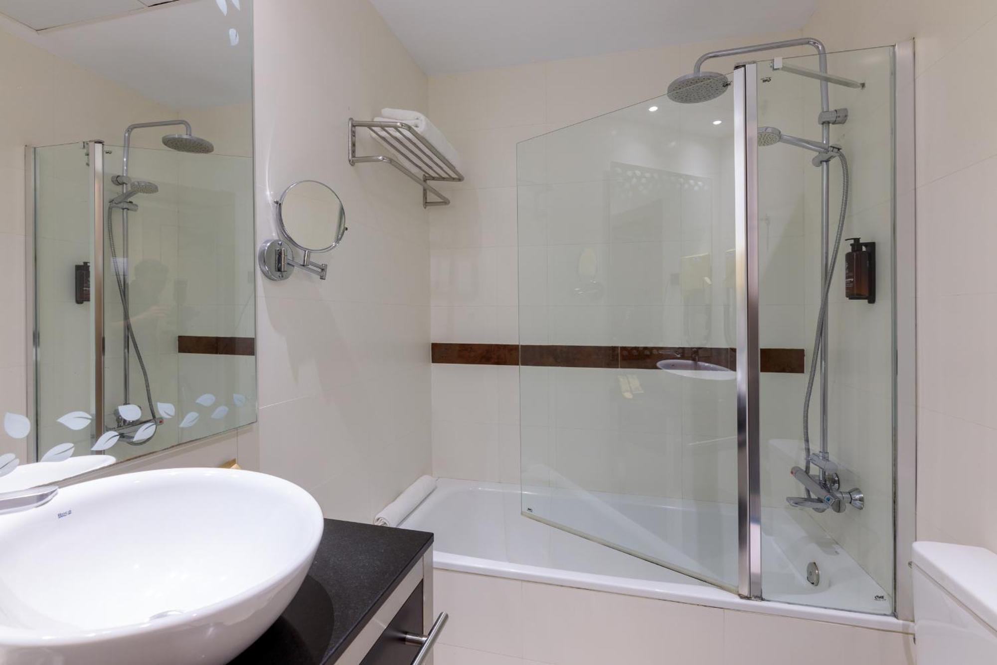 Camera Quadrupla Standard