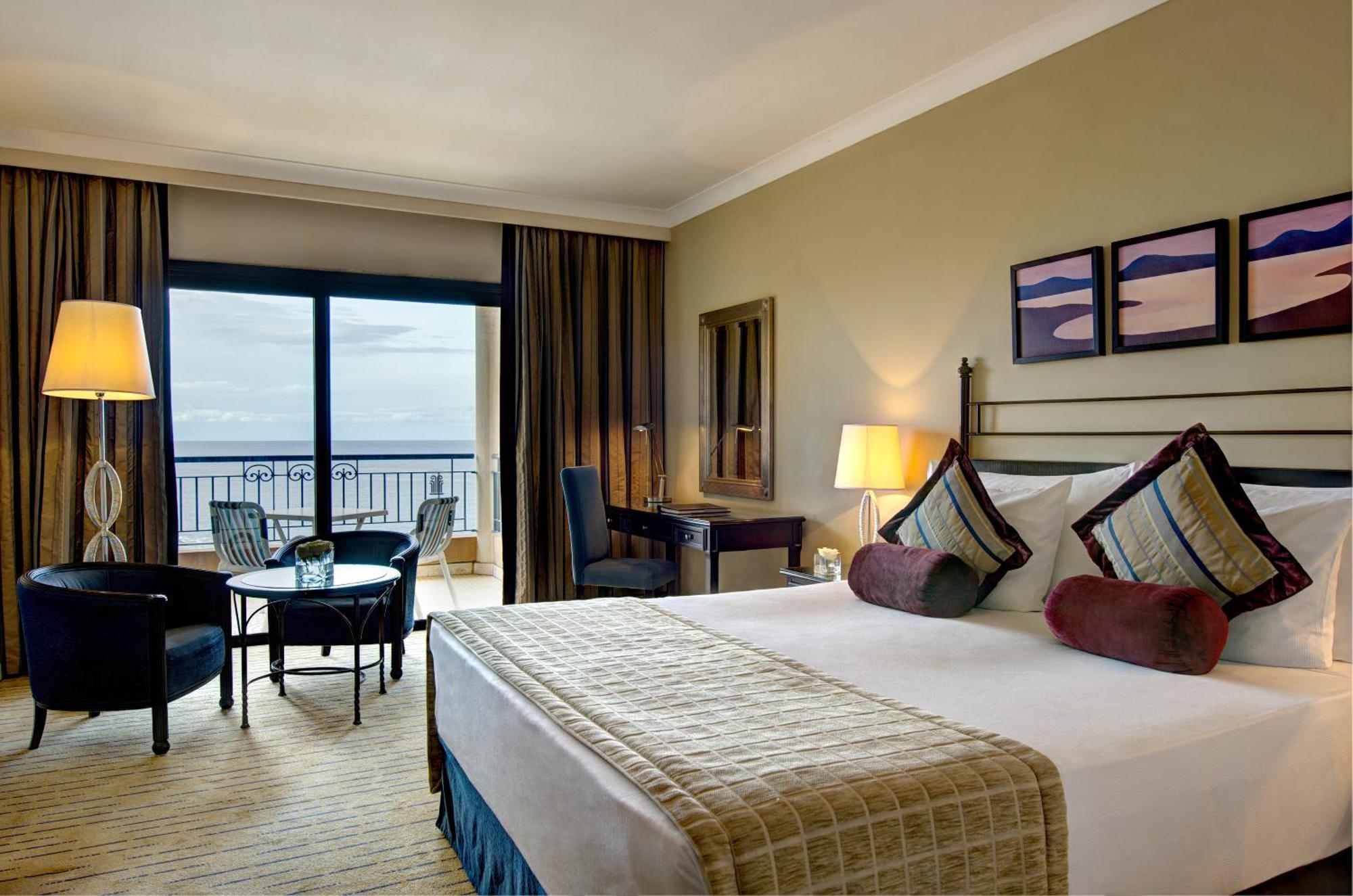 Deluxe Suite Twin Sea View