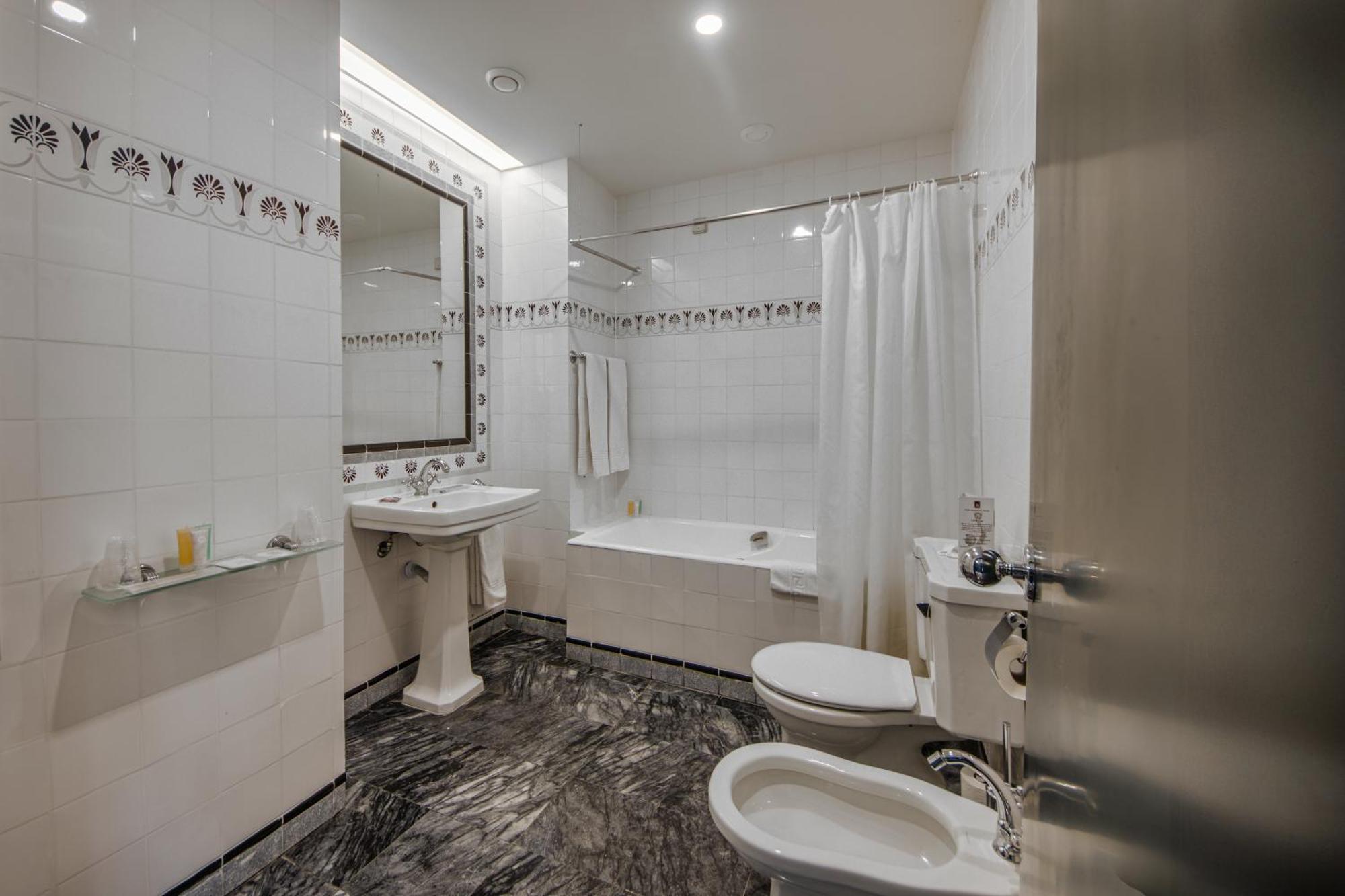 Double or Twin Room Rossio Square view