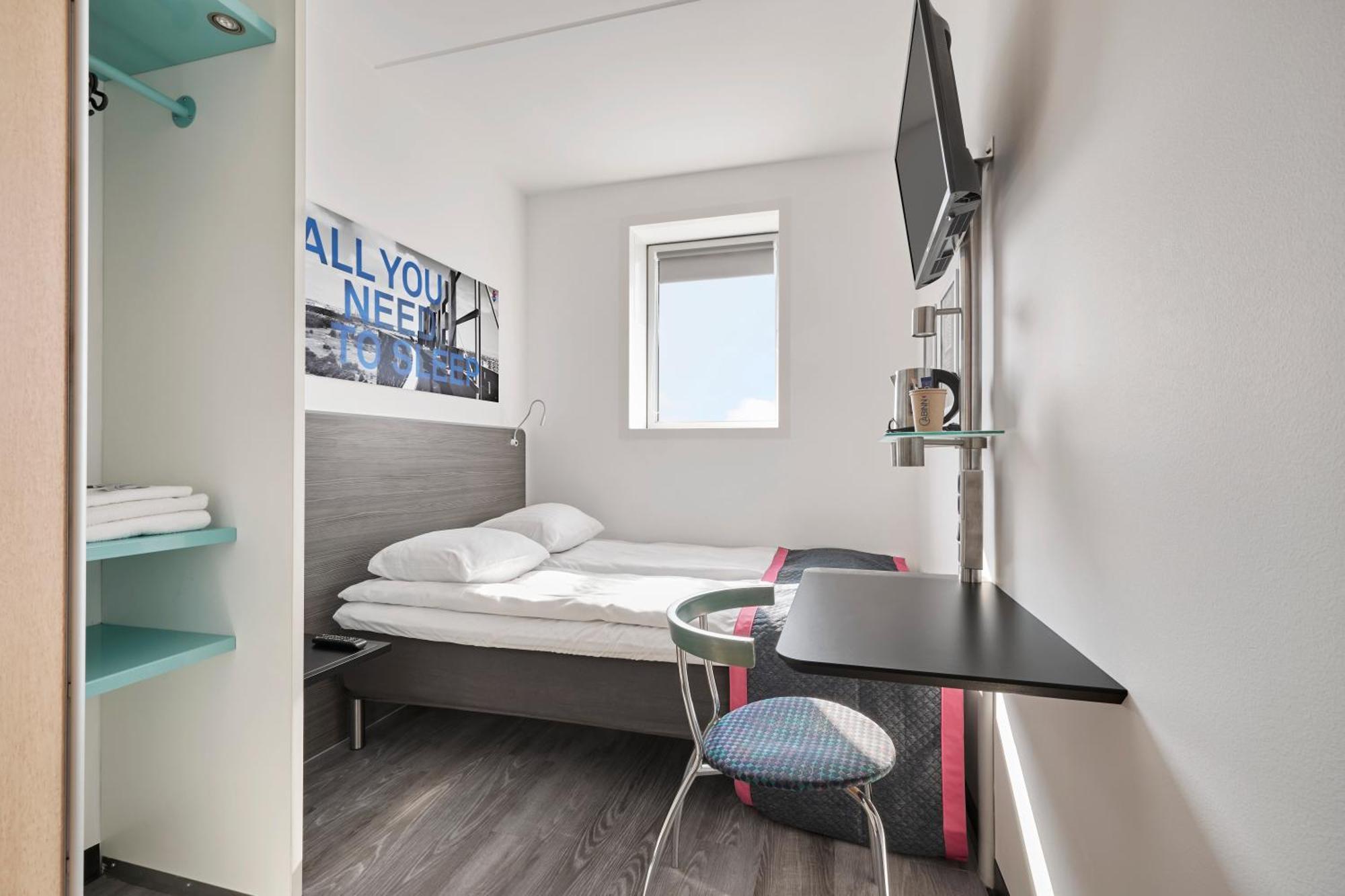 Standard Queen Room