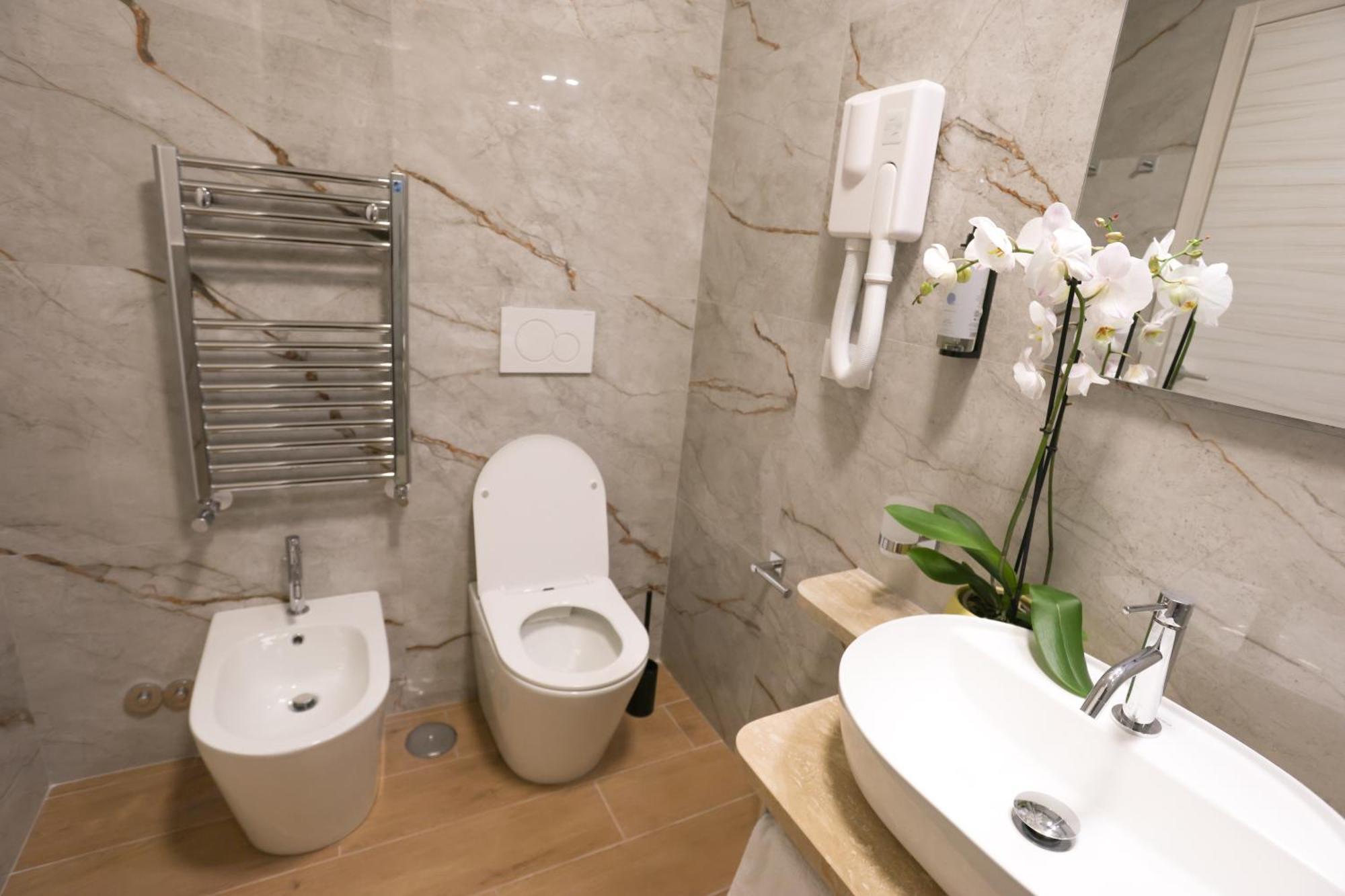 Double Room Ensuite Private Bathroom