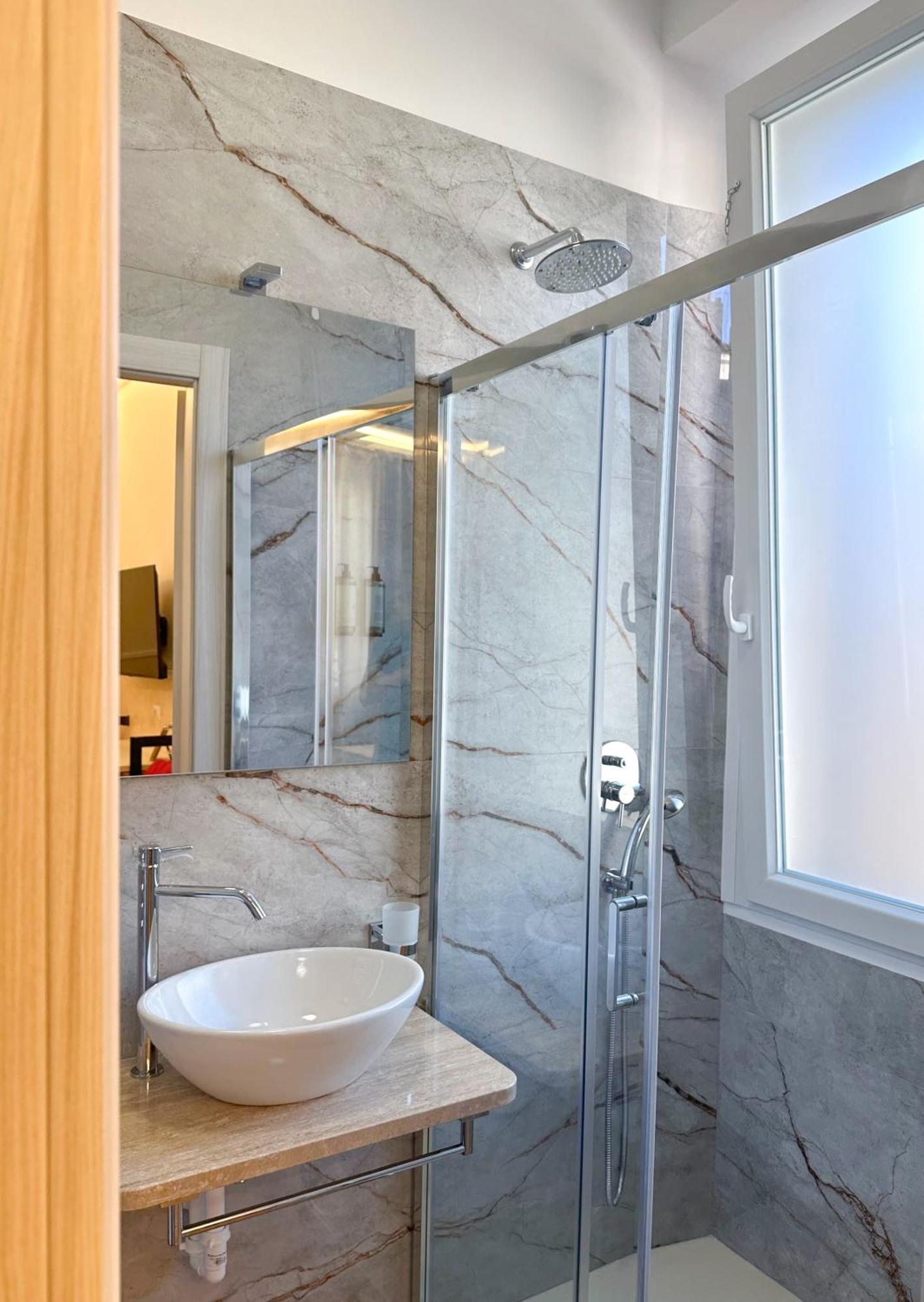 Double Room Ensuite Private Bathroom