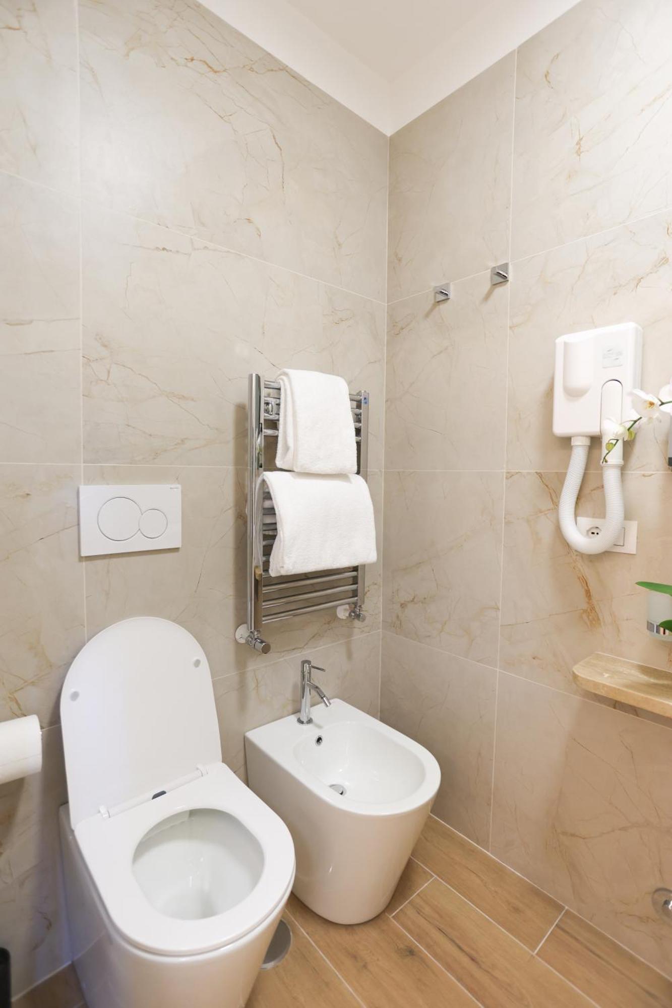 Double Room Ensuite Private Bathroom