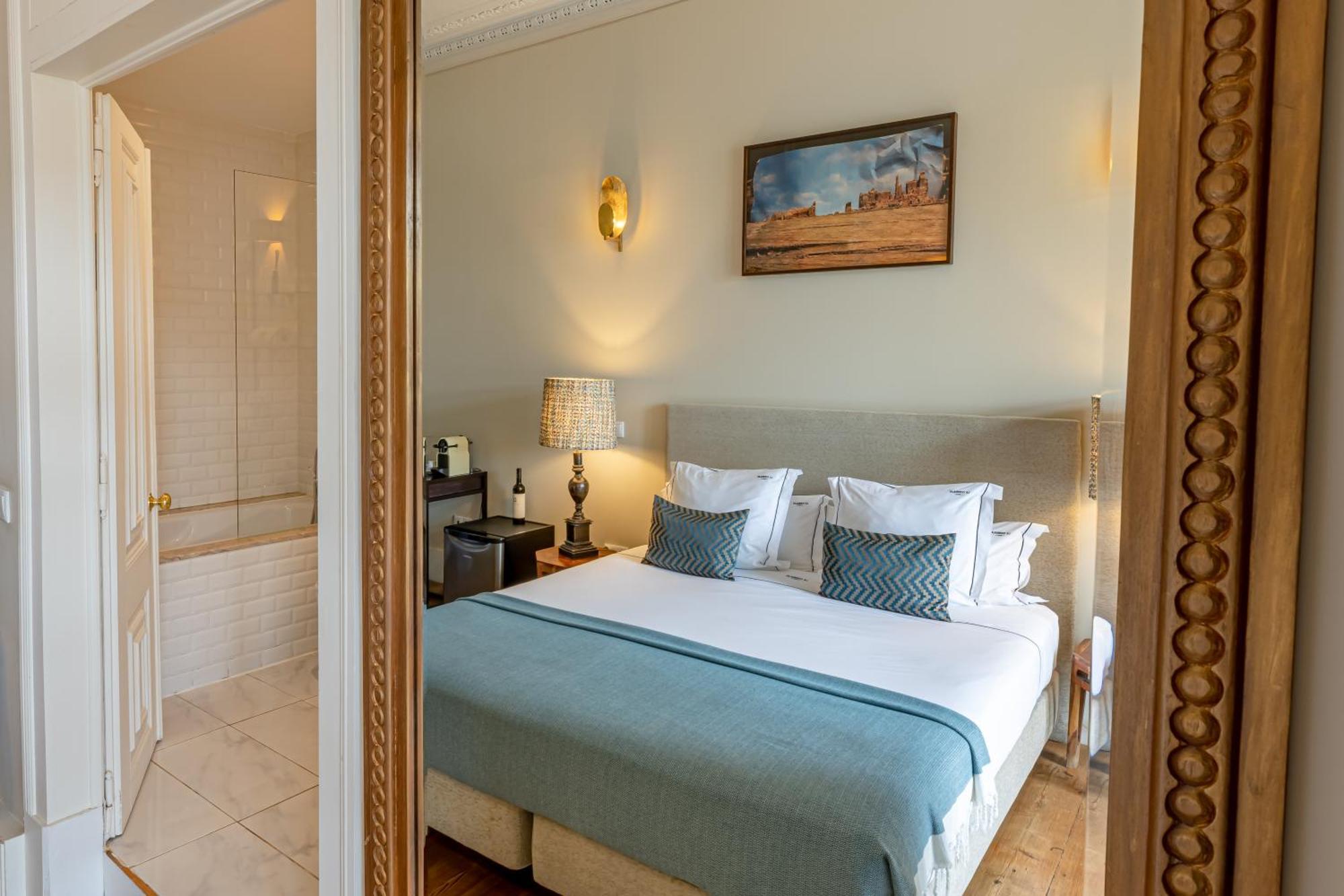 Deluxe Room Square View