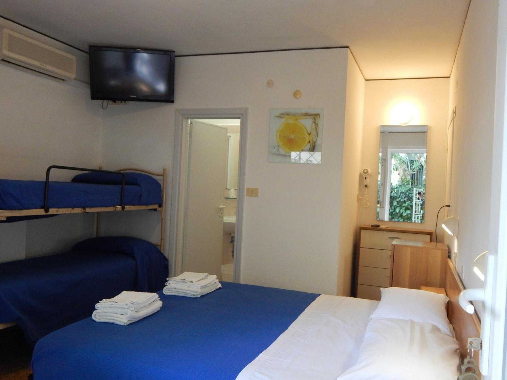 Economy Quadruple Room