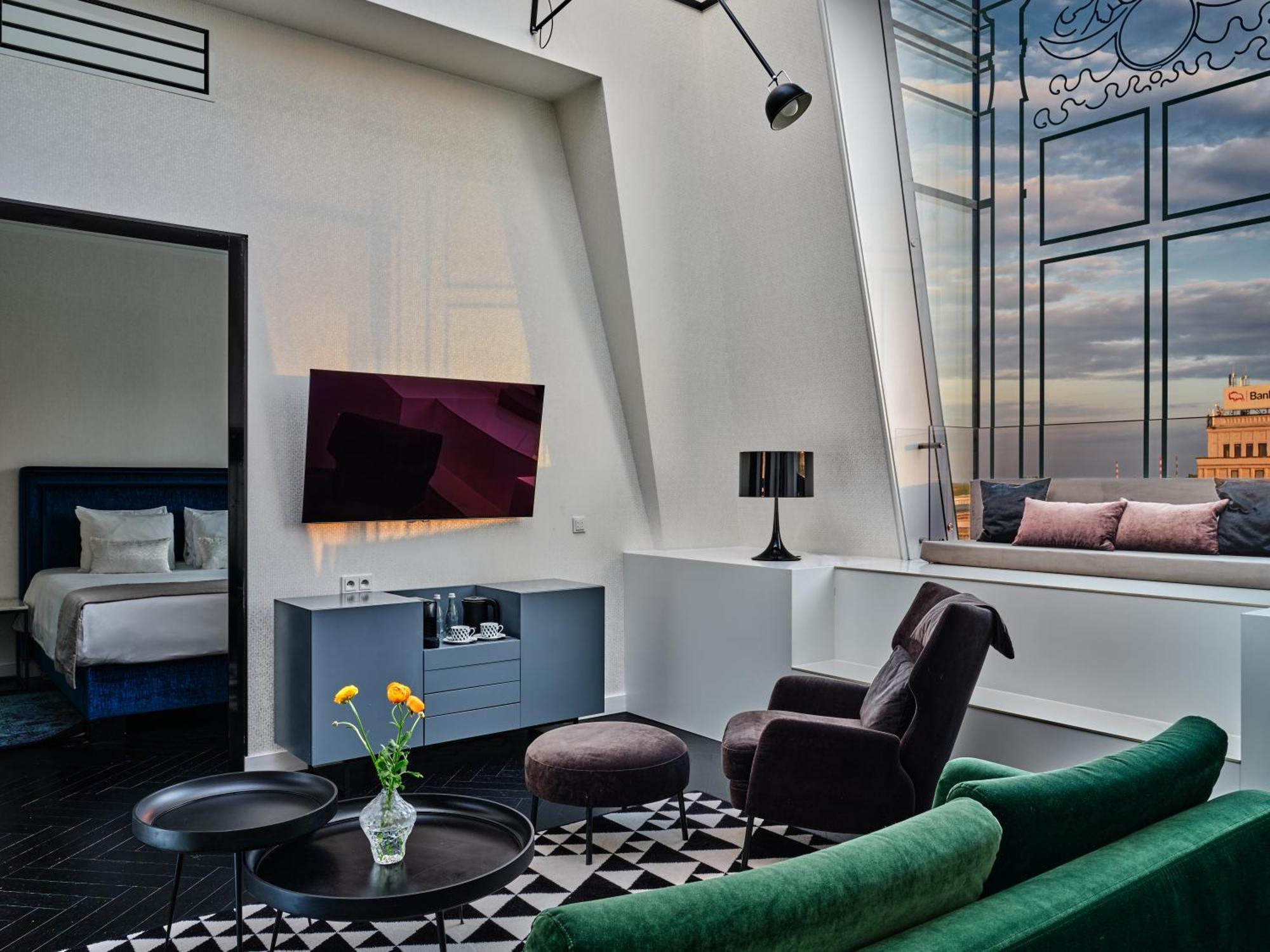 One-Bedroom King Suite City View