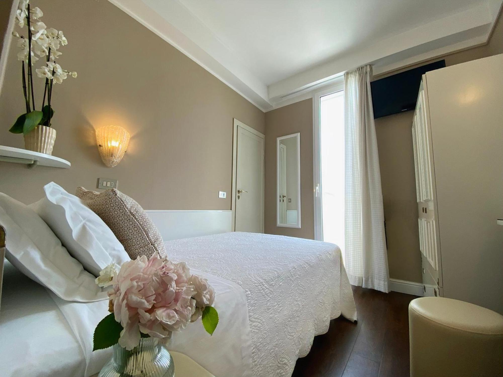 Single Room Balcony