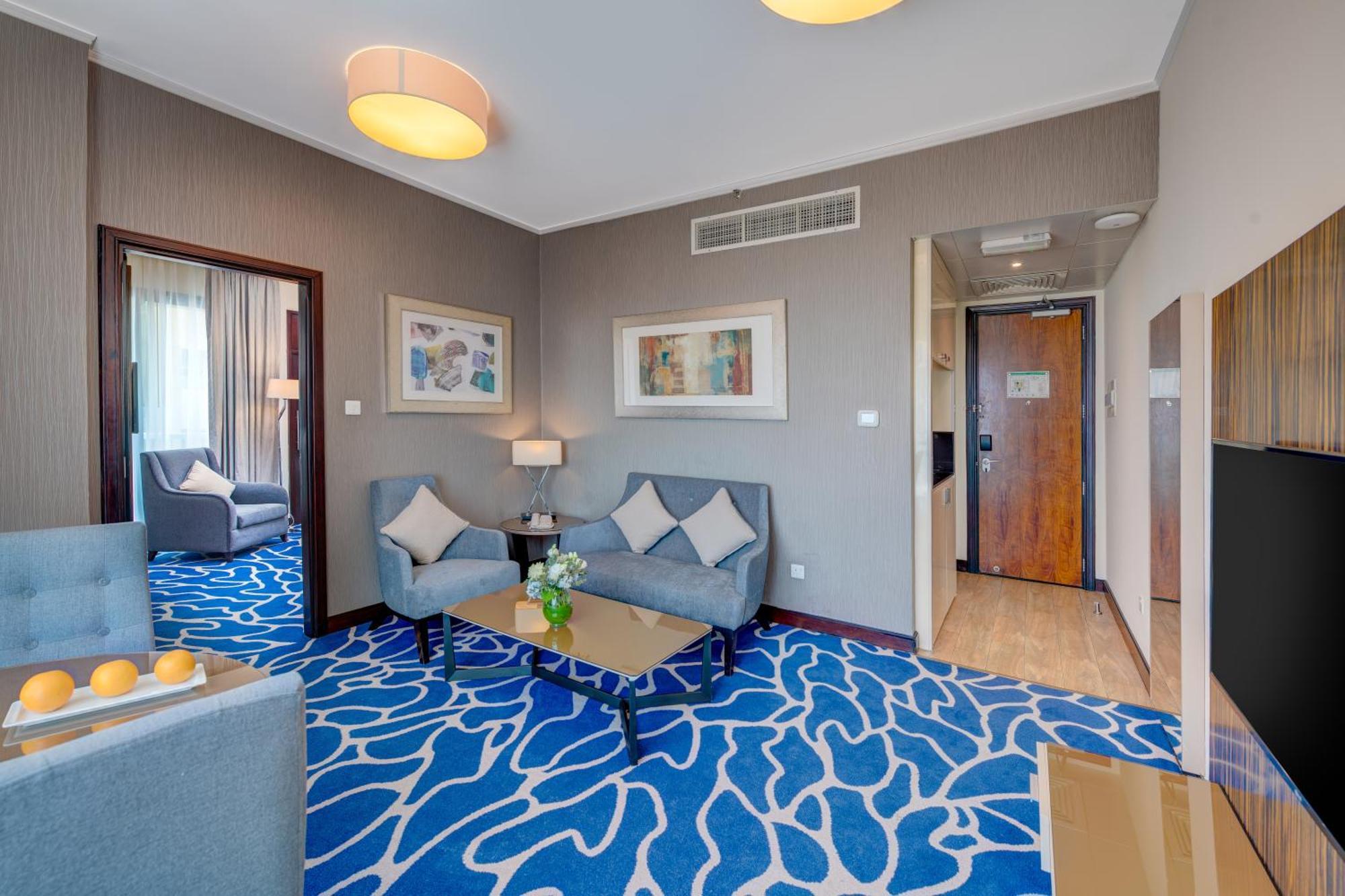 One Bedroom King Suite City View