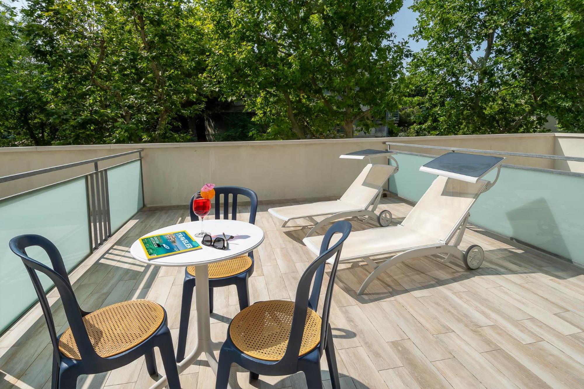 Deluxe Double or Twin Room Pool View