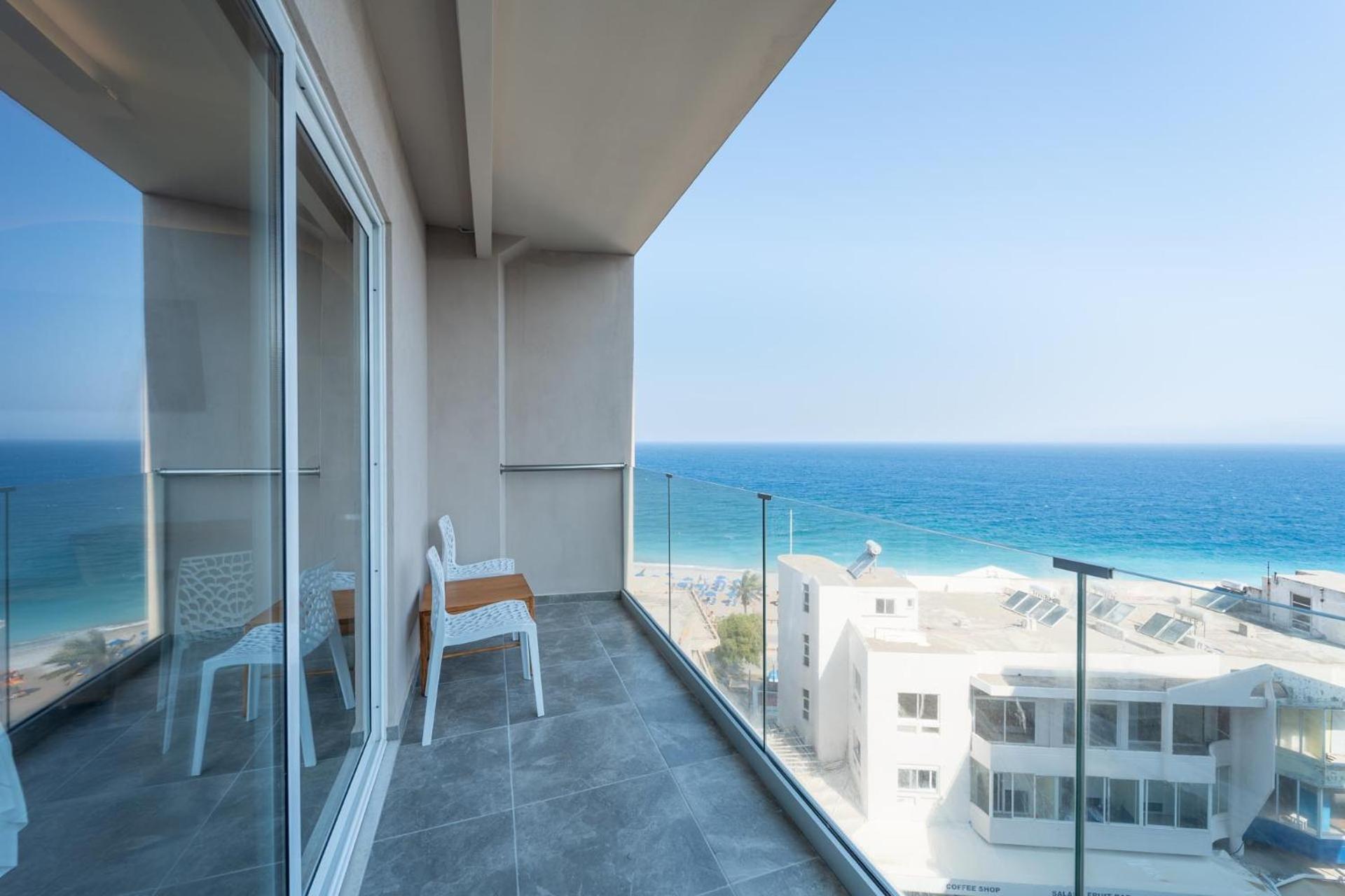 Suite Deluxe con Vista Mare e Piscina
