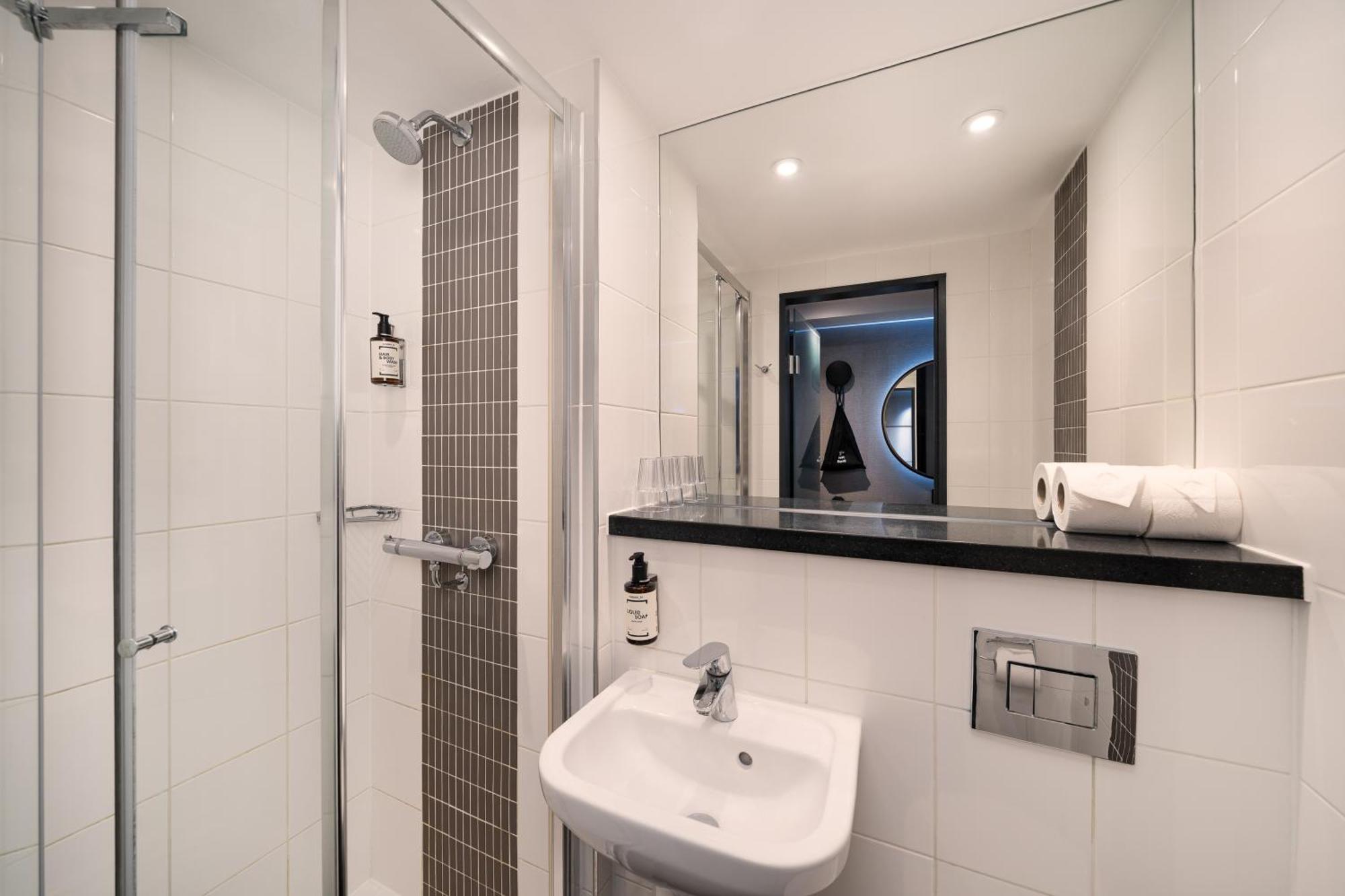 Cosy Double Room Window,1681764943:JPEG