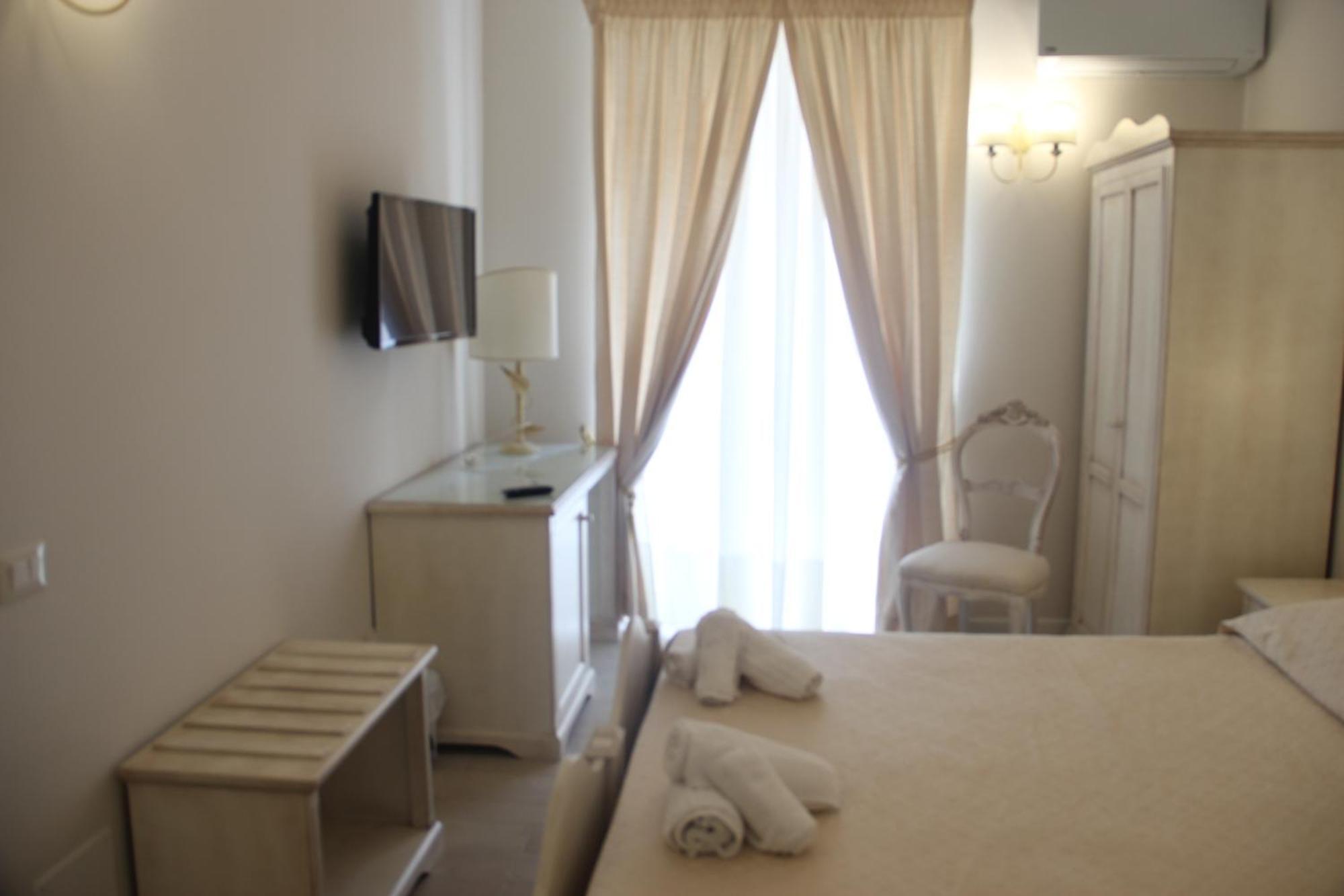 Camera Matrimoniale con Letto Supplementare