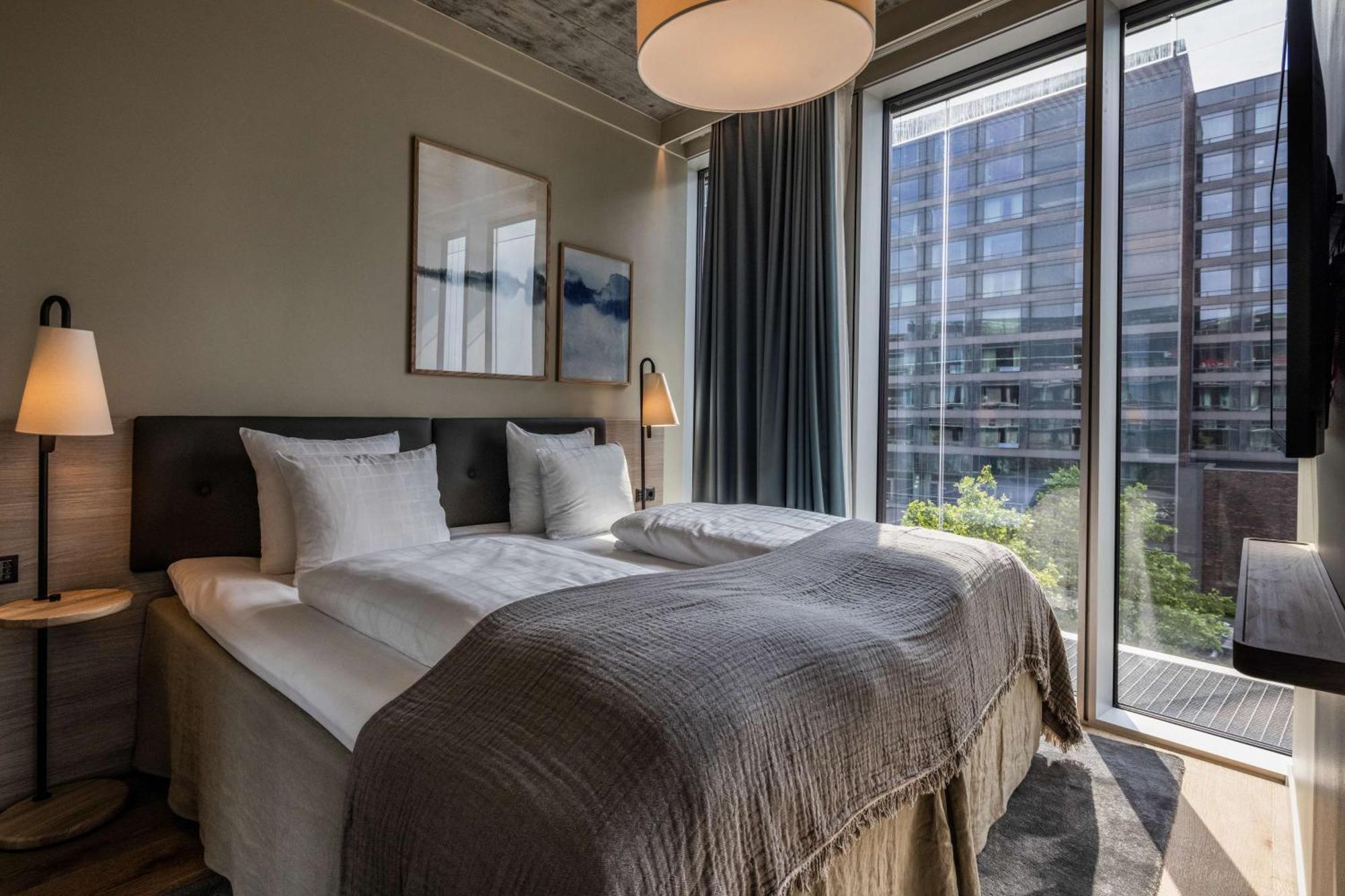 Superior Double Room Wellness pool access