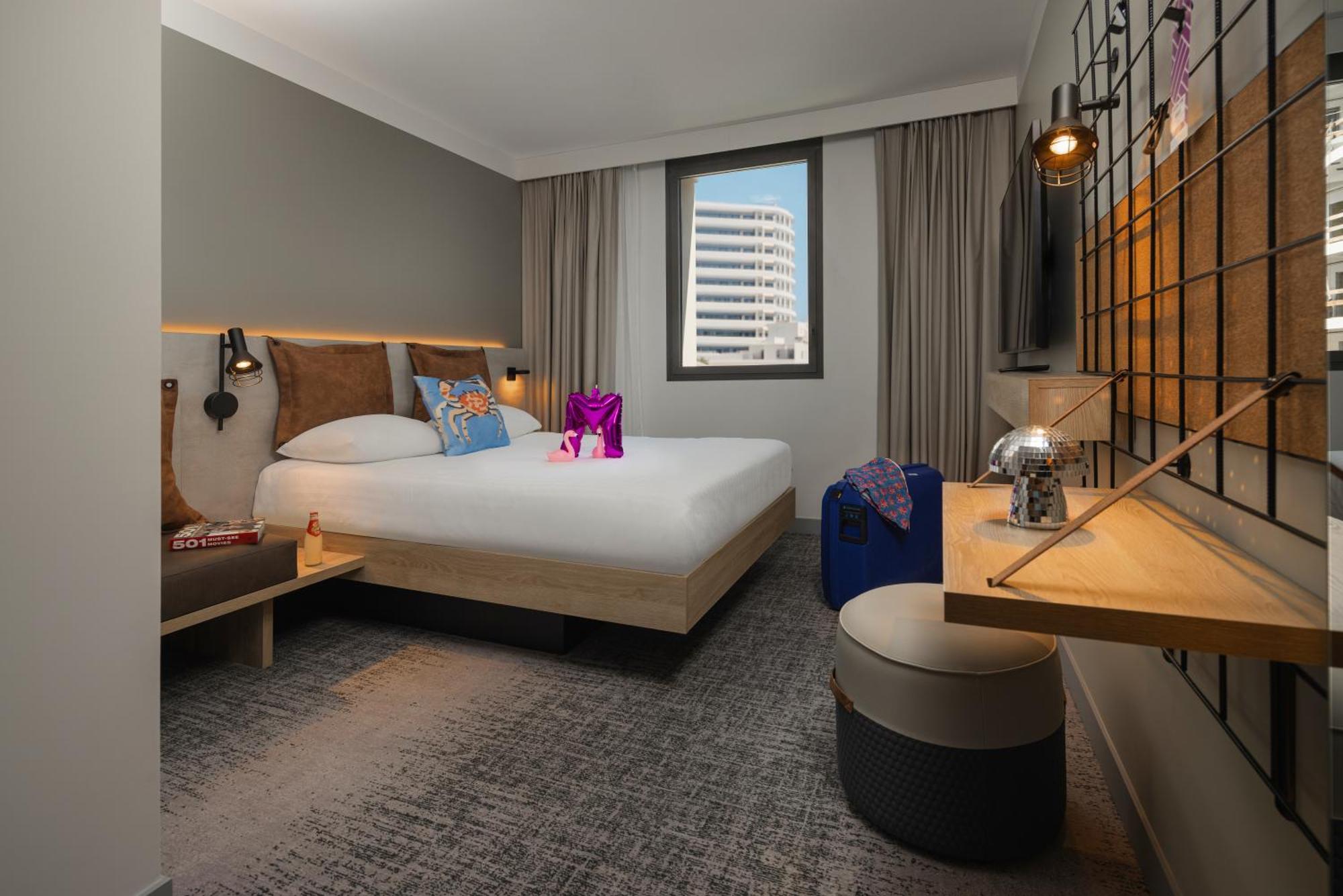 Moxy Superior Double Room