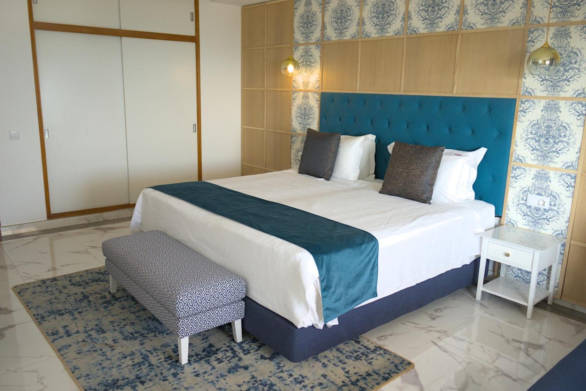 Premier One Bedroom Sea or Pool View Apartment All Inclusive Signature