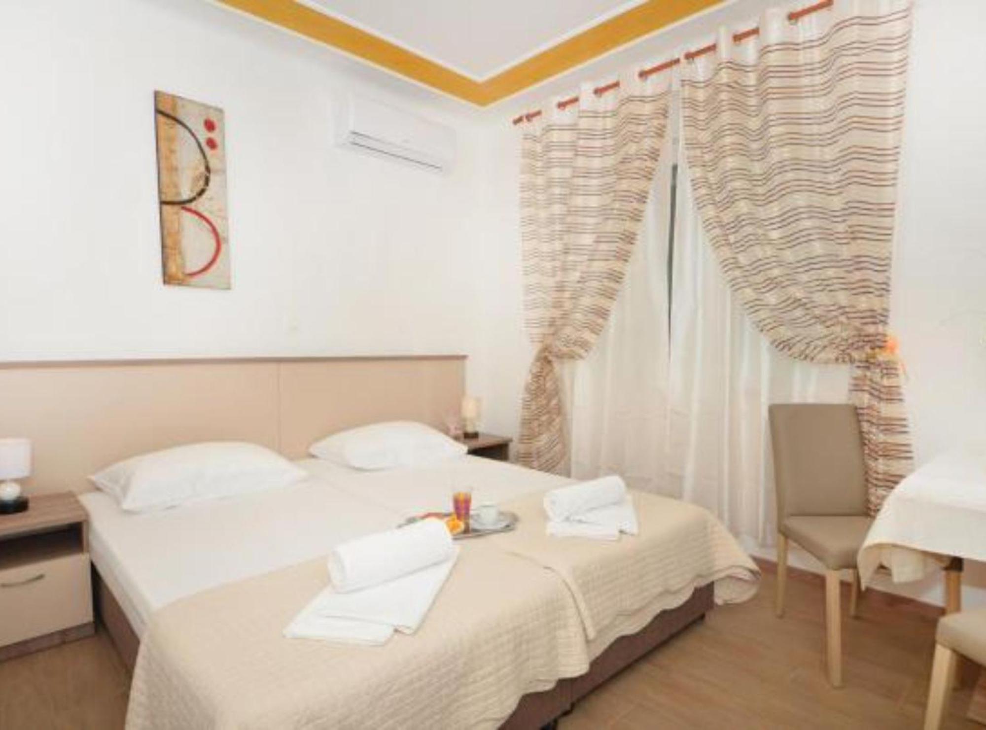 Twin Room Private Bathroom
