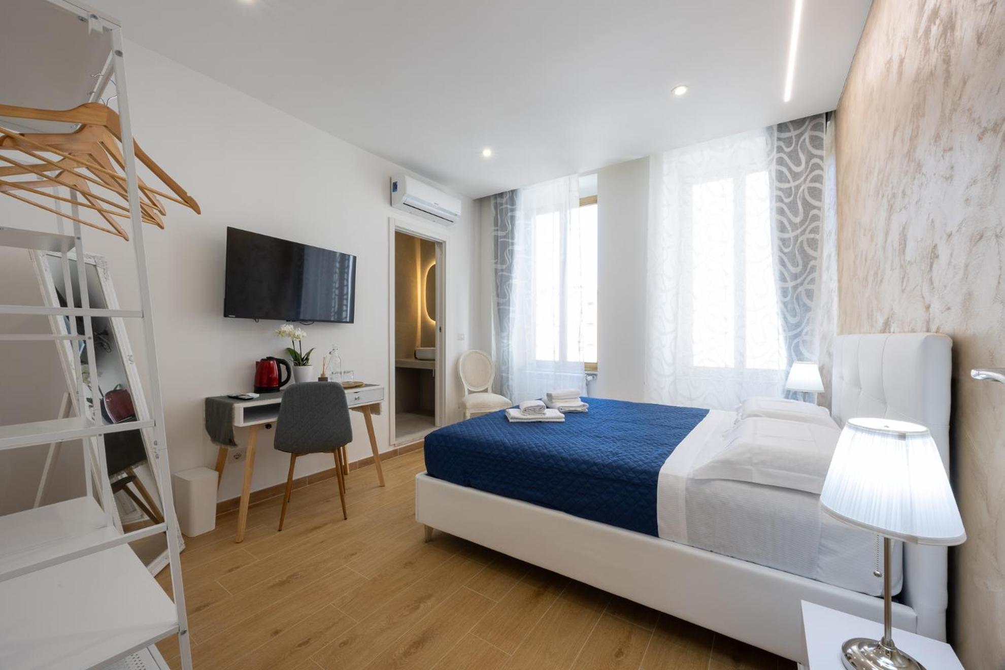 Queen Room