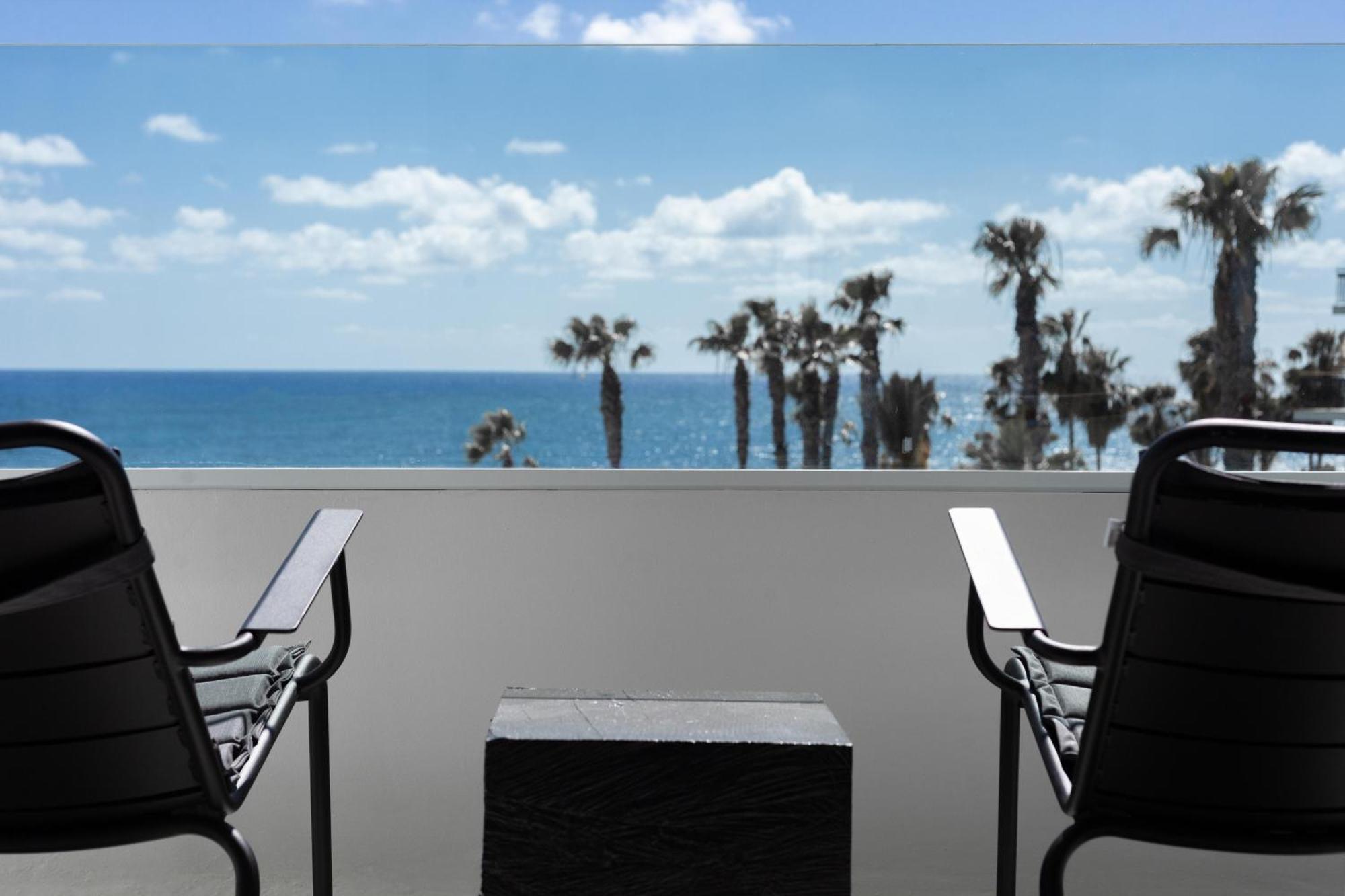 Deluxe Two Bedroom Sea View Suite