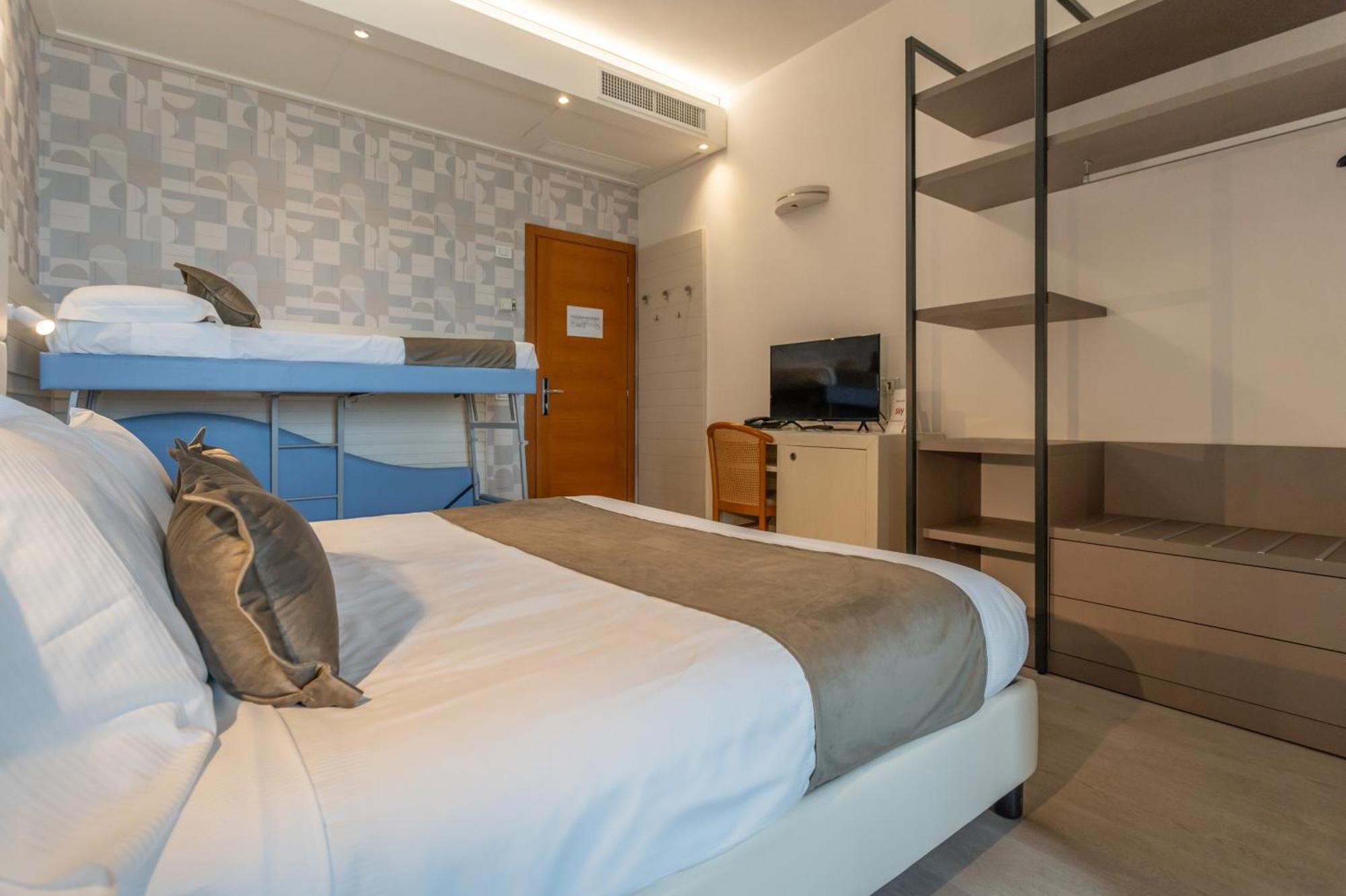 Quadruple Room Sea View