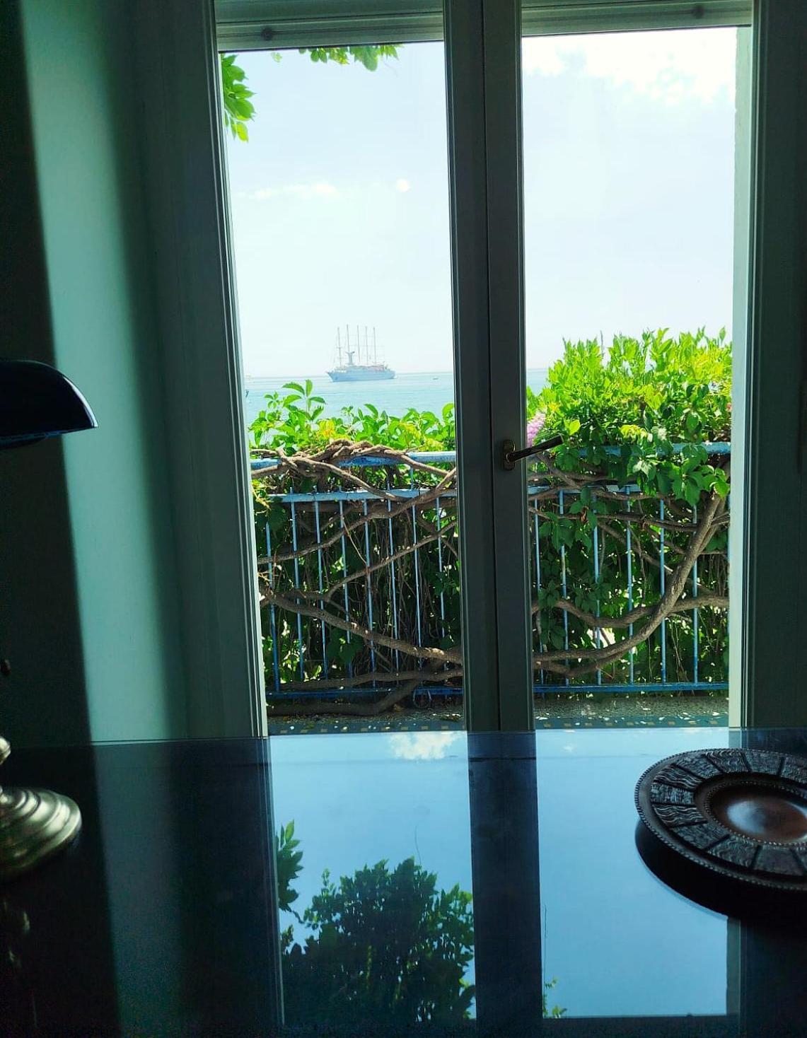 Appartamento con 1 Camera da Letto, Vista Mare e Balcone