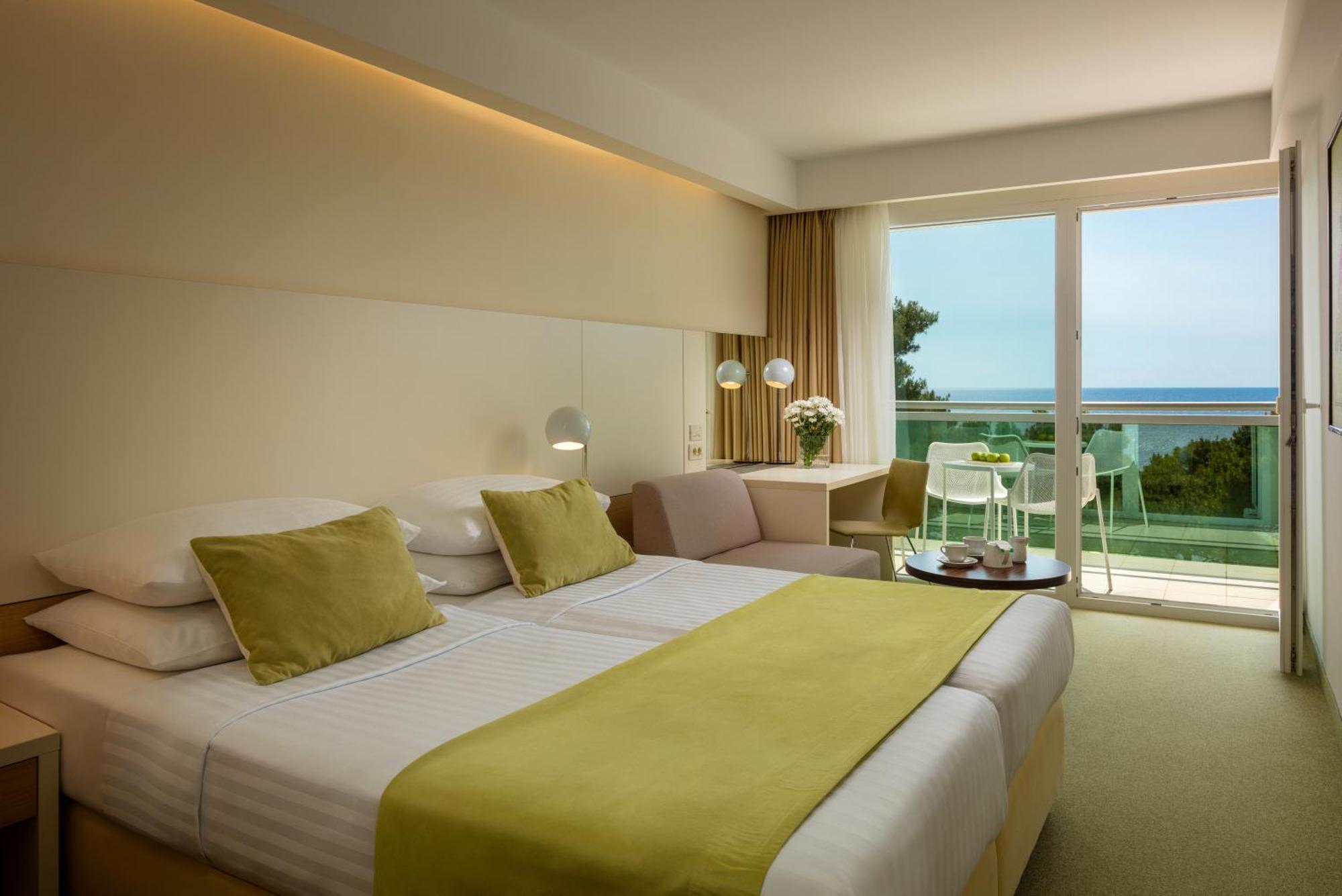 Standard Family Room Extra Bed Sea Side Balcony