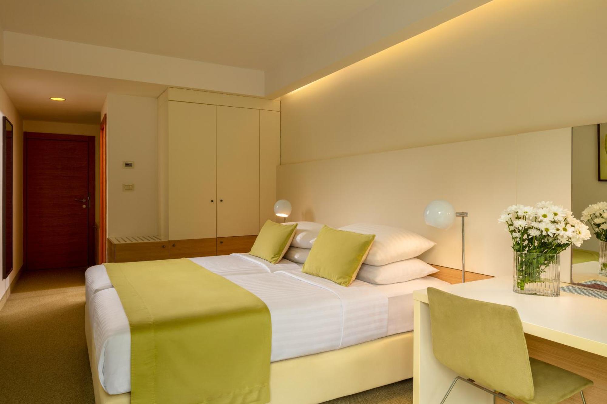 Standard Twin Room Balcony