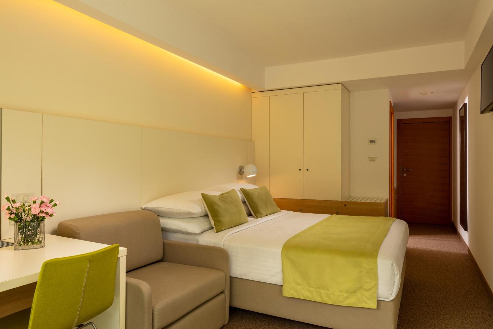 Standard Double Room Extra Bed Balcony