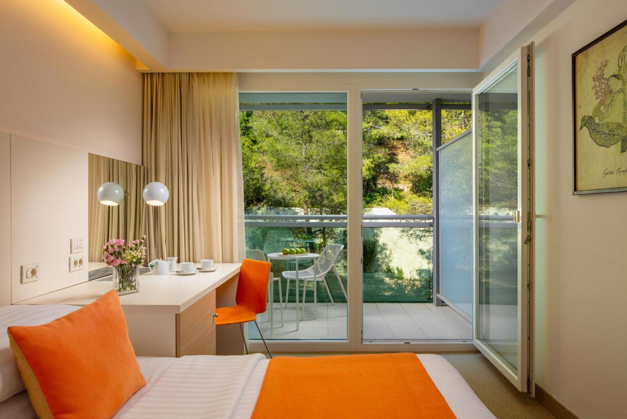 Economy Accessible Double room Balcony