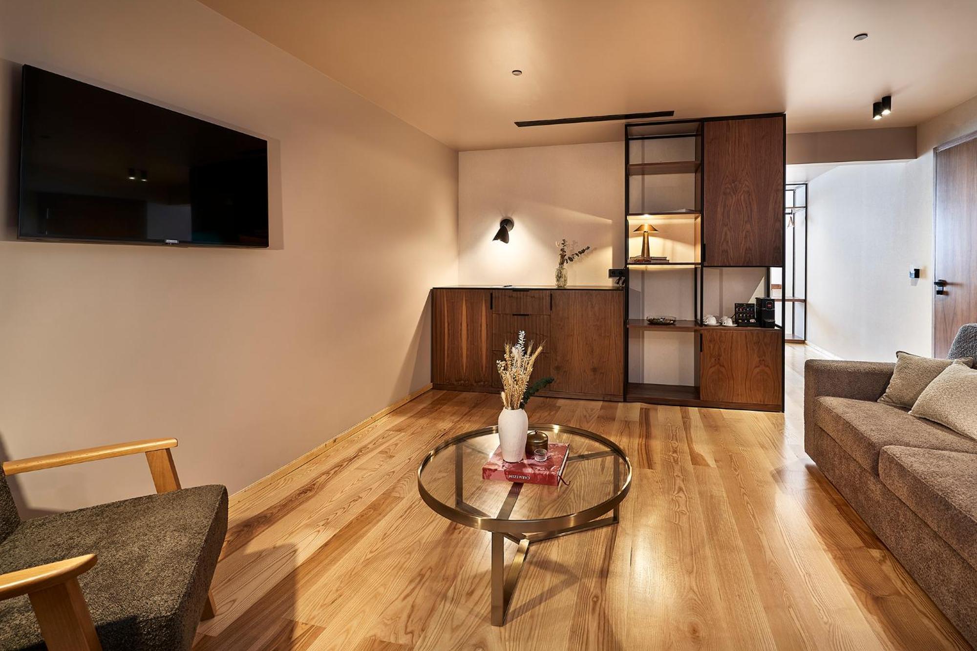 Executive Suite