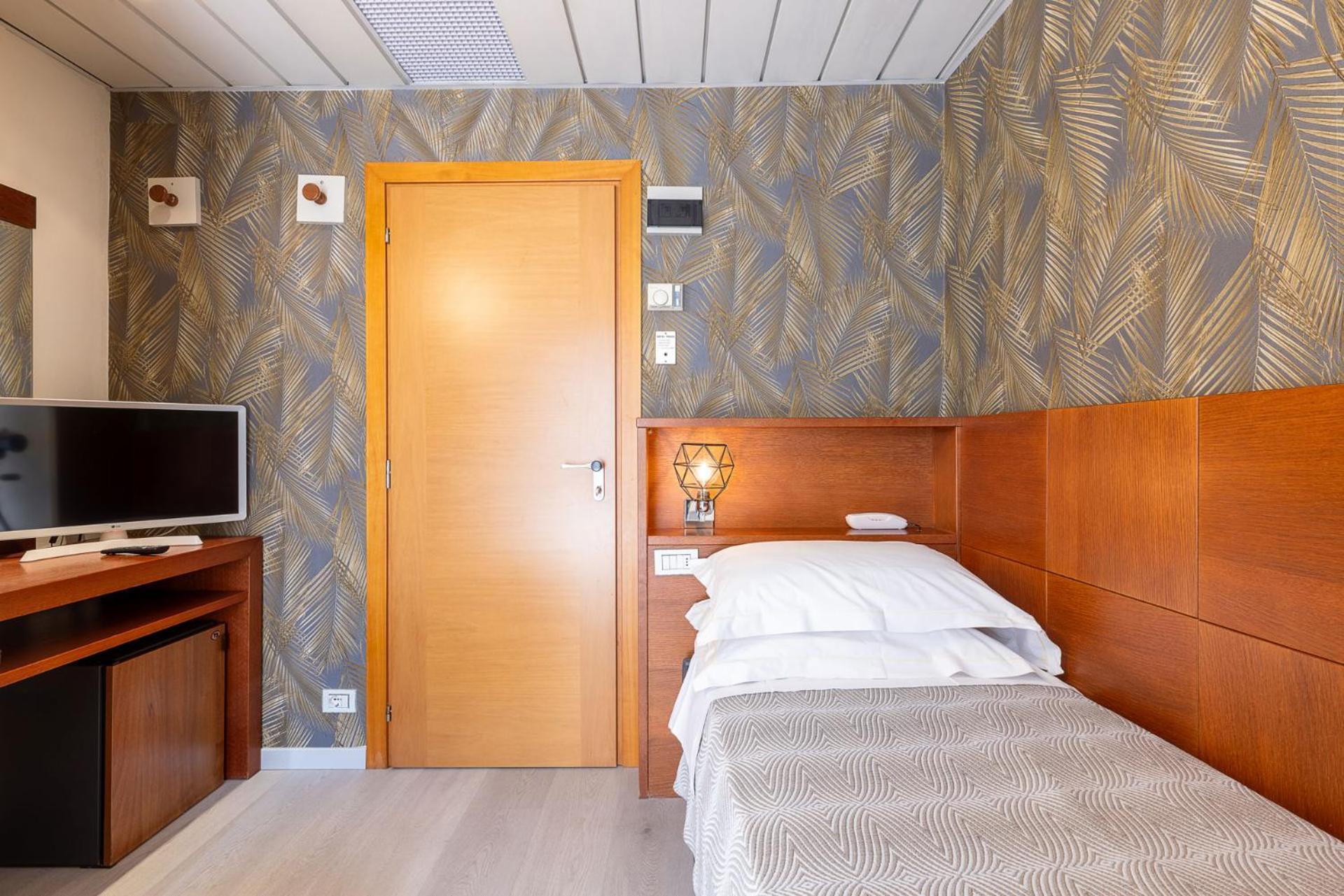 Single Room Balcony