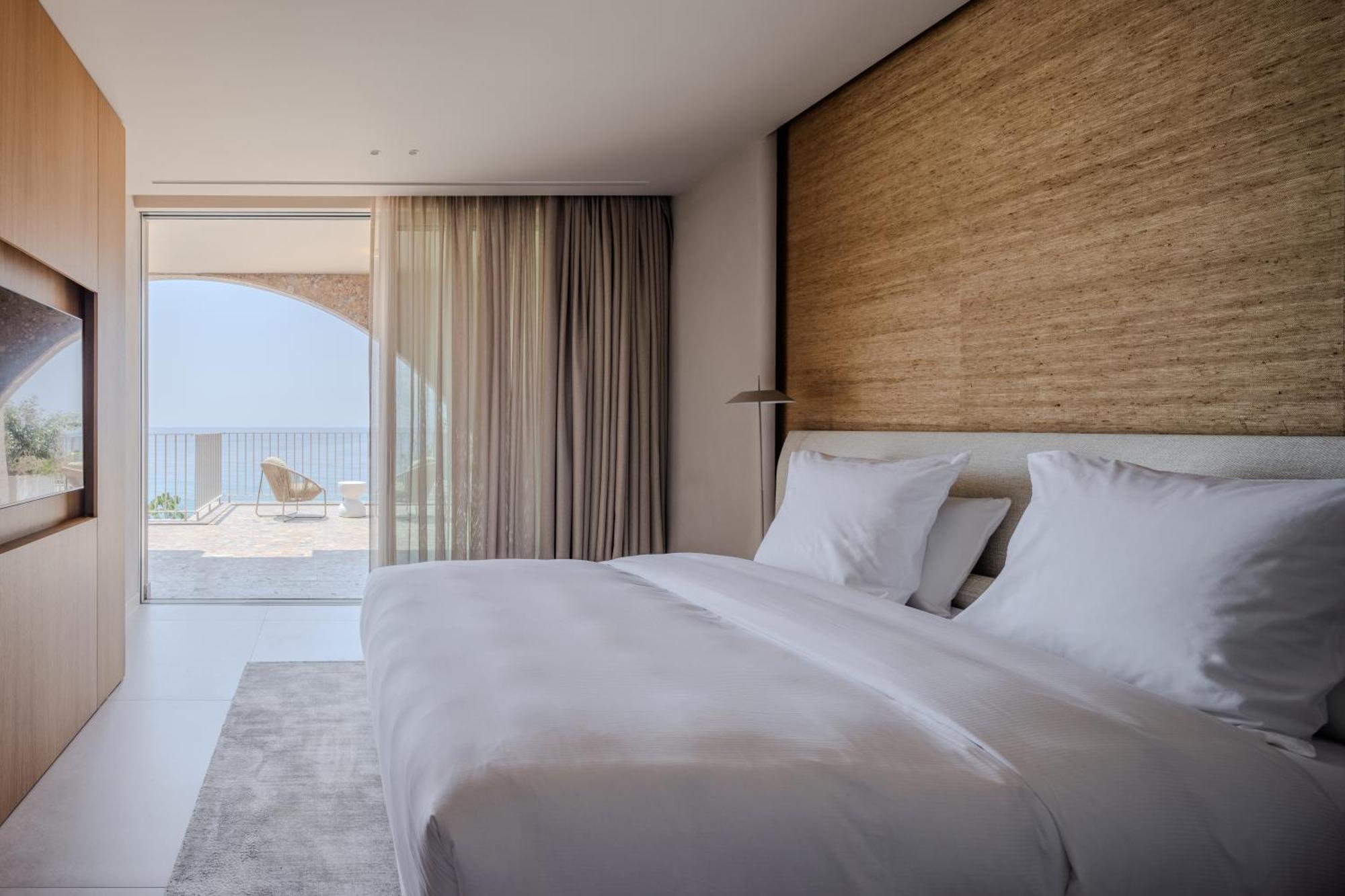 Suite with One King Size Bed and One Sofa Bed
