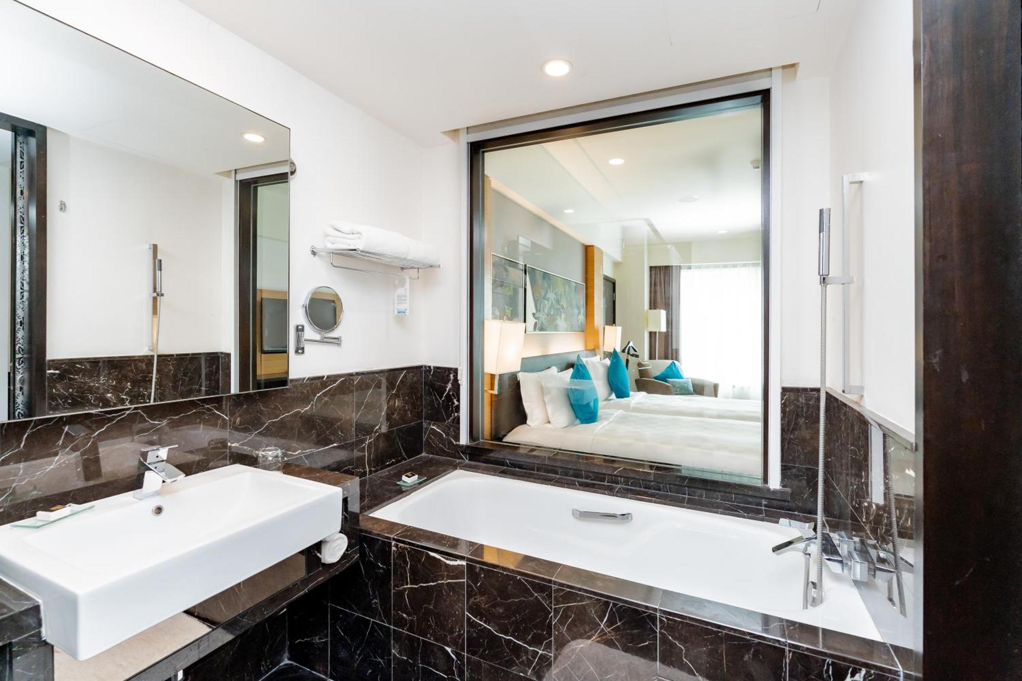 Club Deluxe Twin Room Room