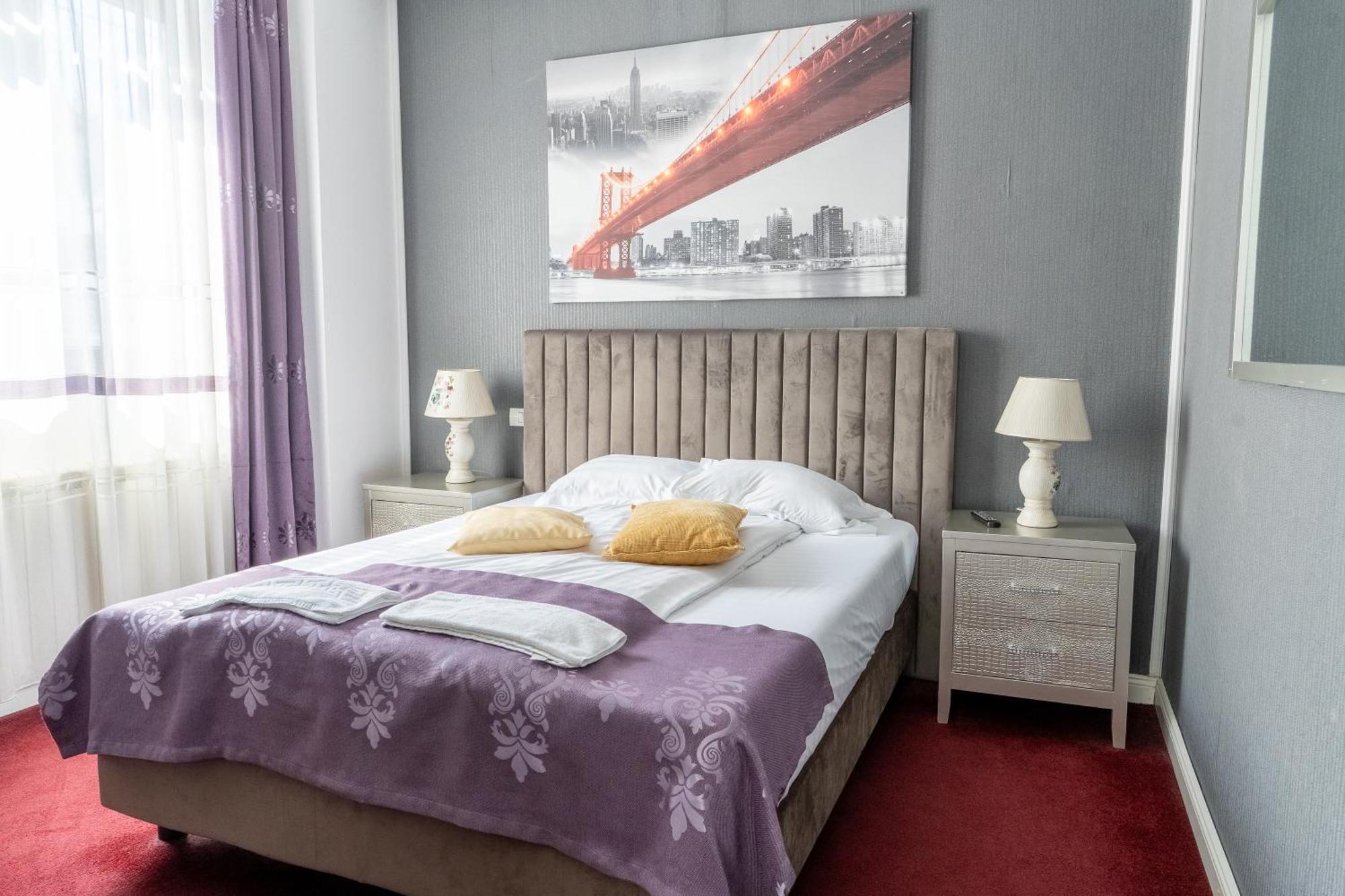Deluxe King Suite