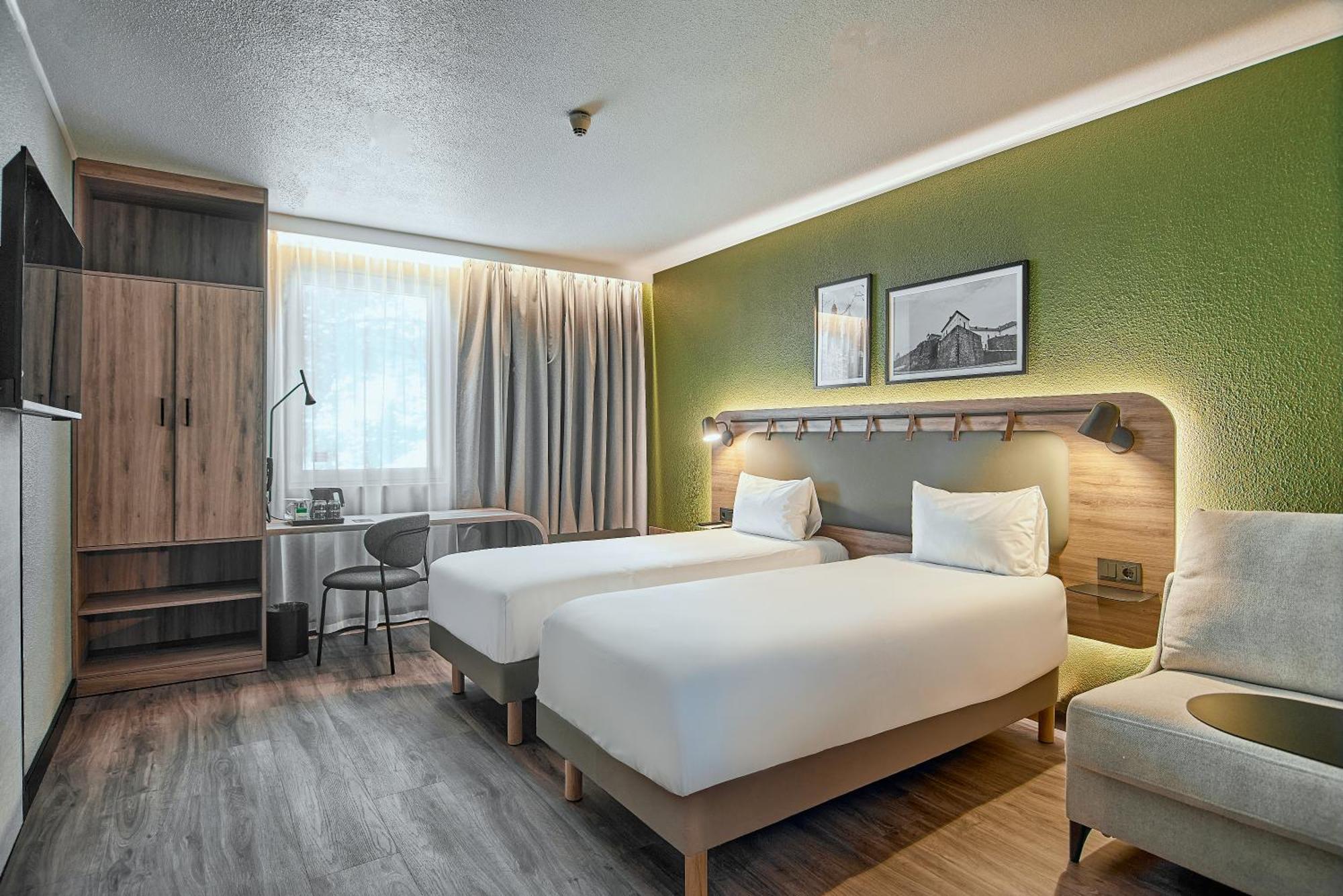 Standard Room 2 Single Beds