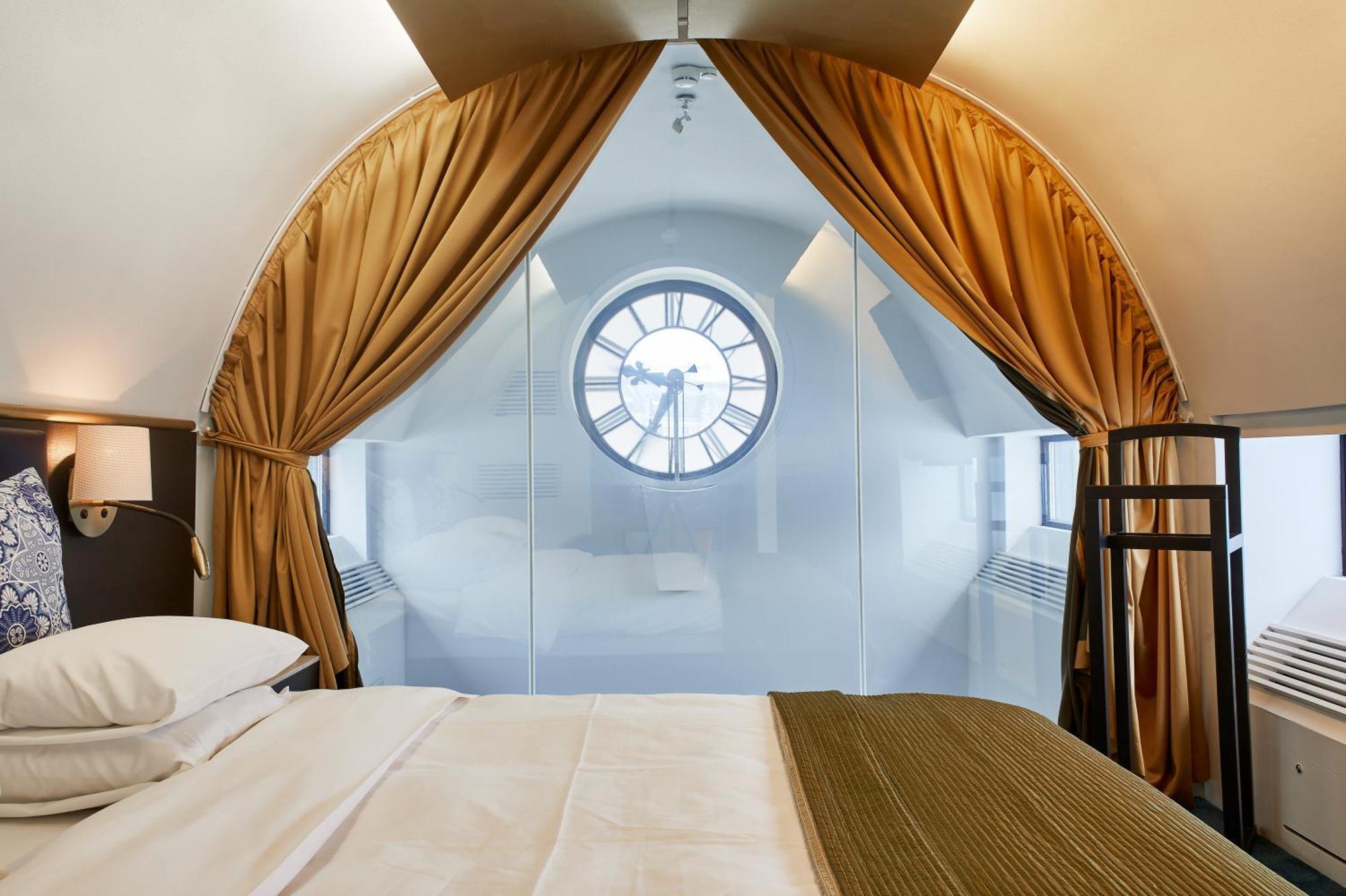 Super Suite