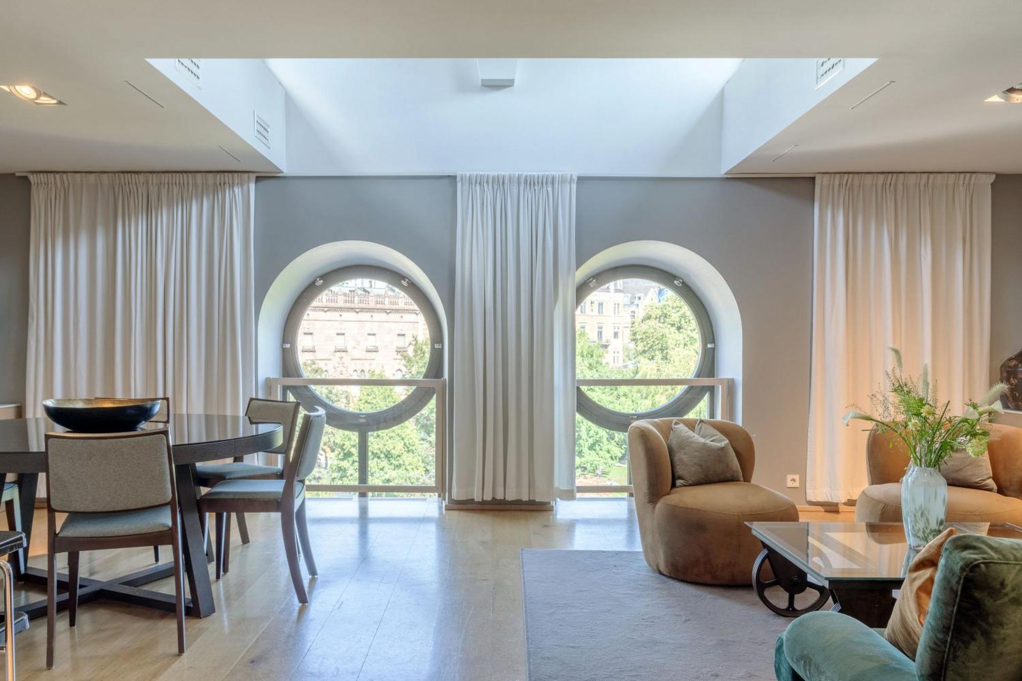 Super Suite