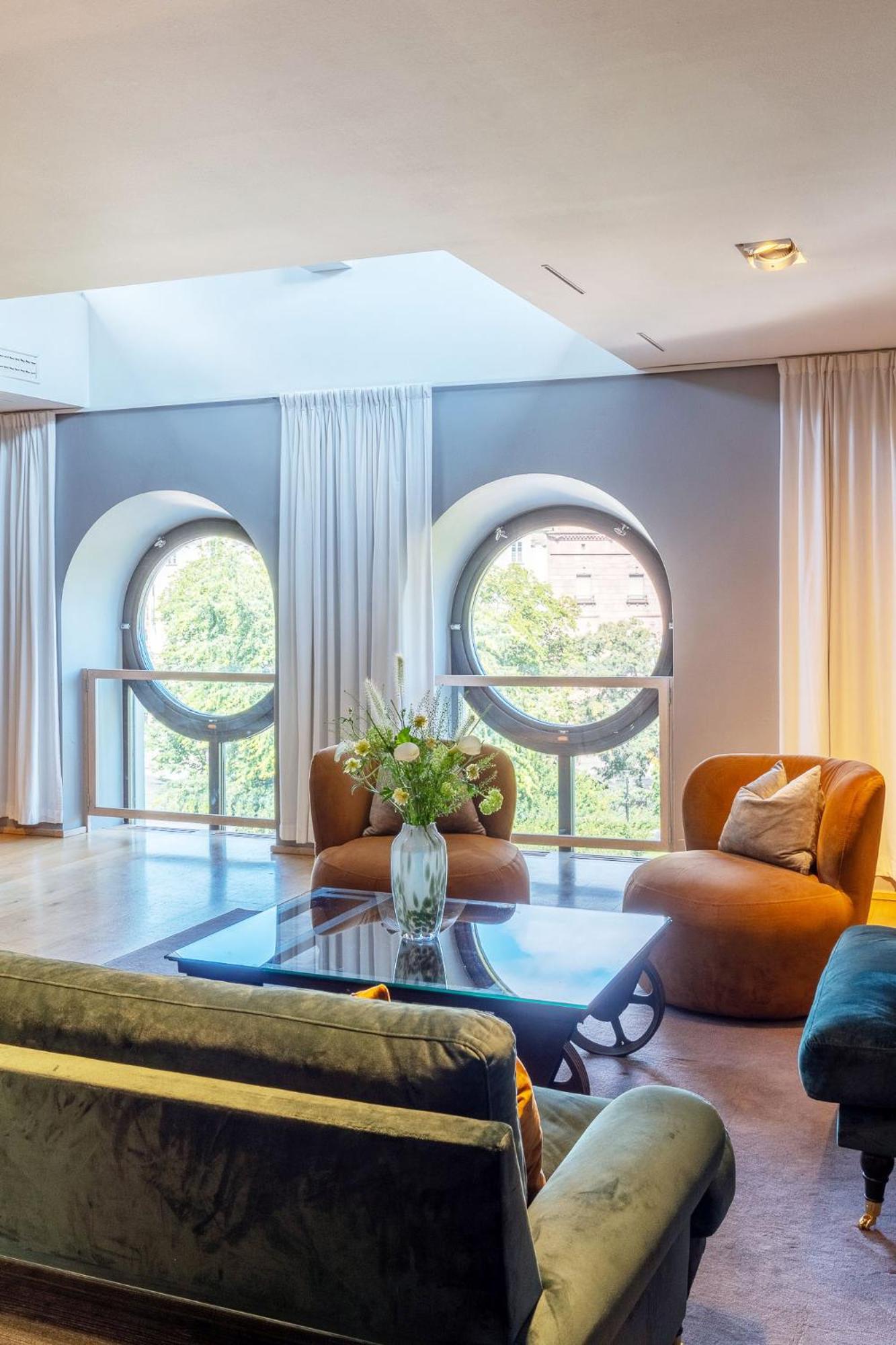 Super Suite
