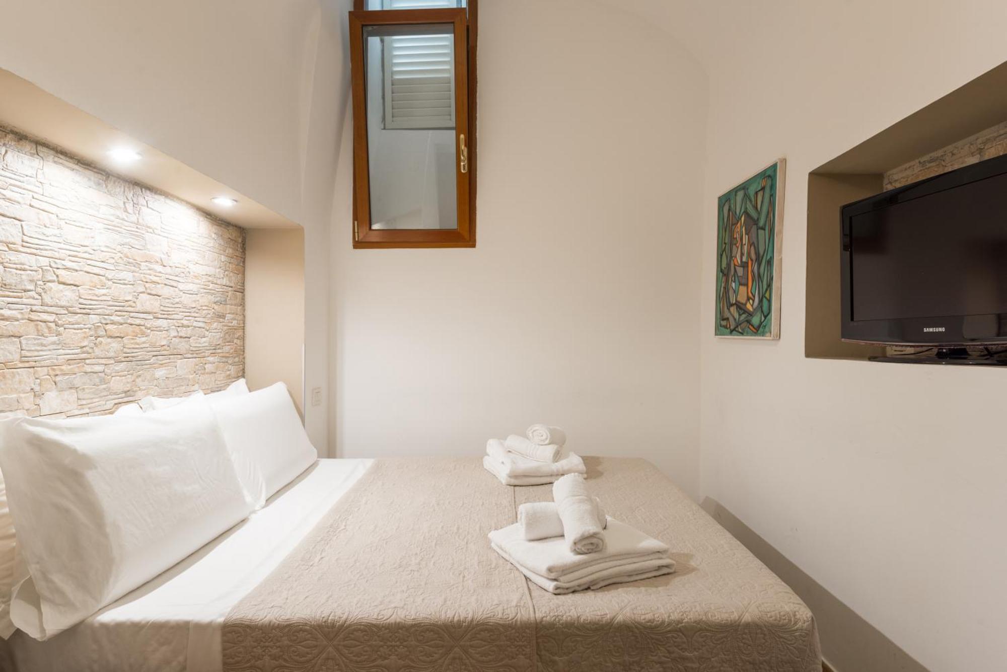 One-Bedroom Apartment,1693084939:JPEG