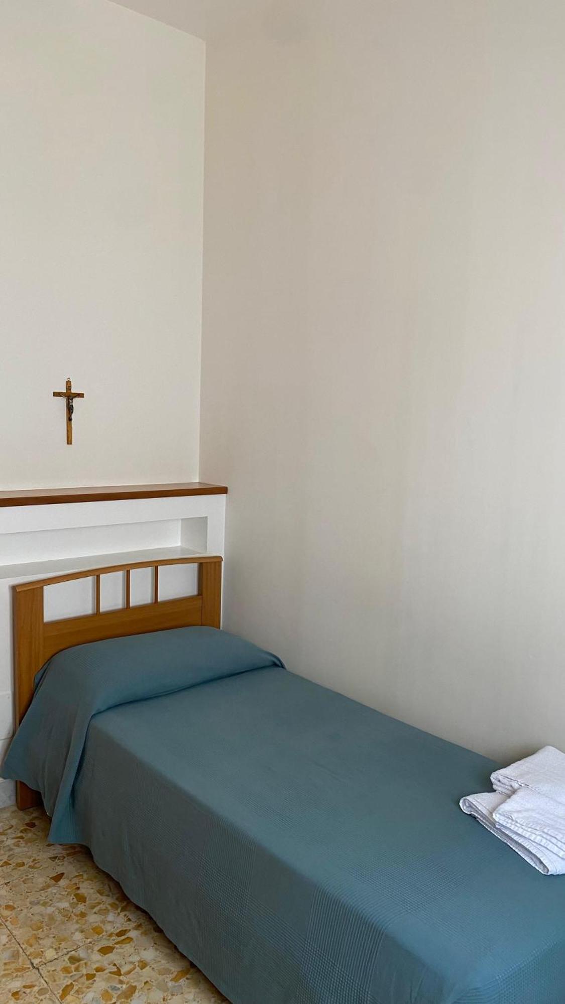 Single Room with Private Bathroom,1694233654:JPEG