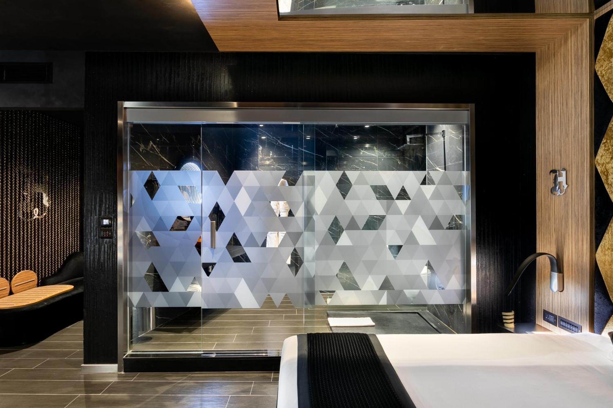 Elegant Room Spa Access