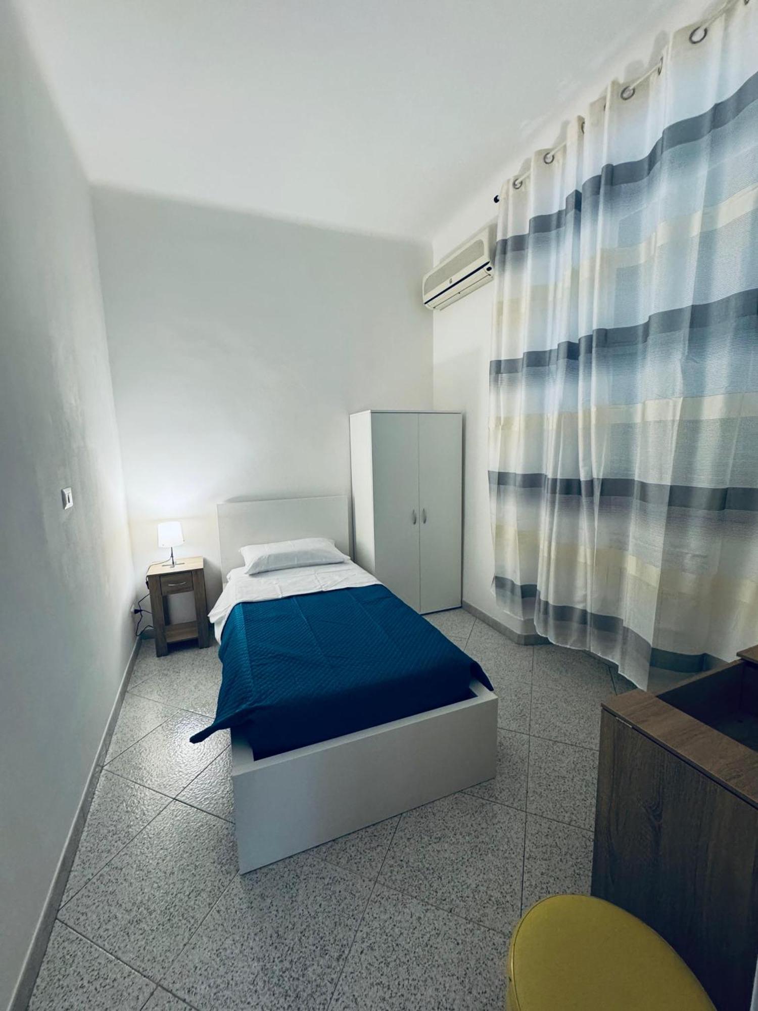 Camera Singola con Bagno Privato