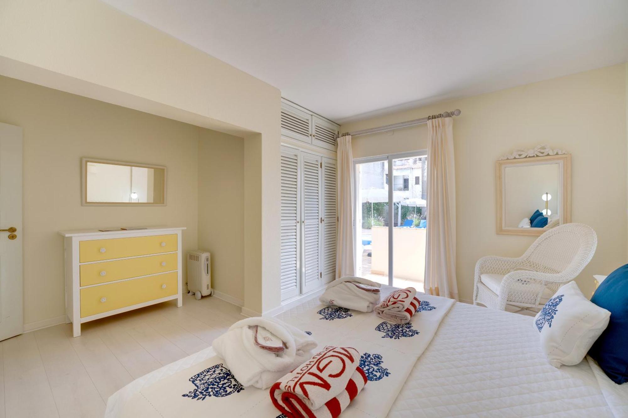 Sunrise Beach Villa 6 Bedrooms
