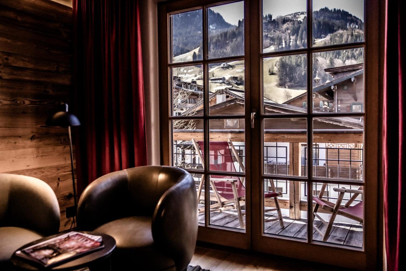 Camera Comfort Doppia con Letti Singoli e Vista Montagna