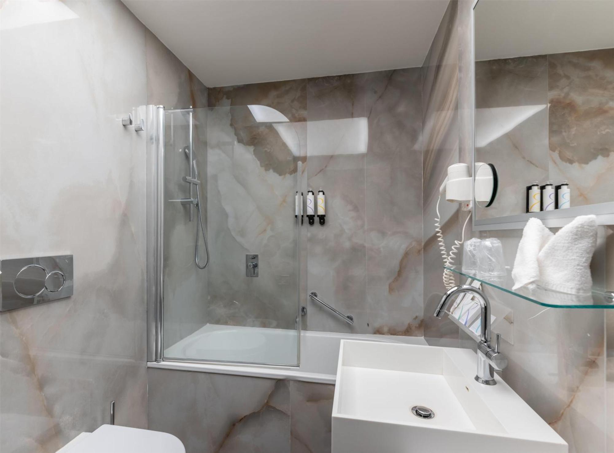 Comfort King Room,1697792882:JPEG