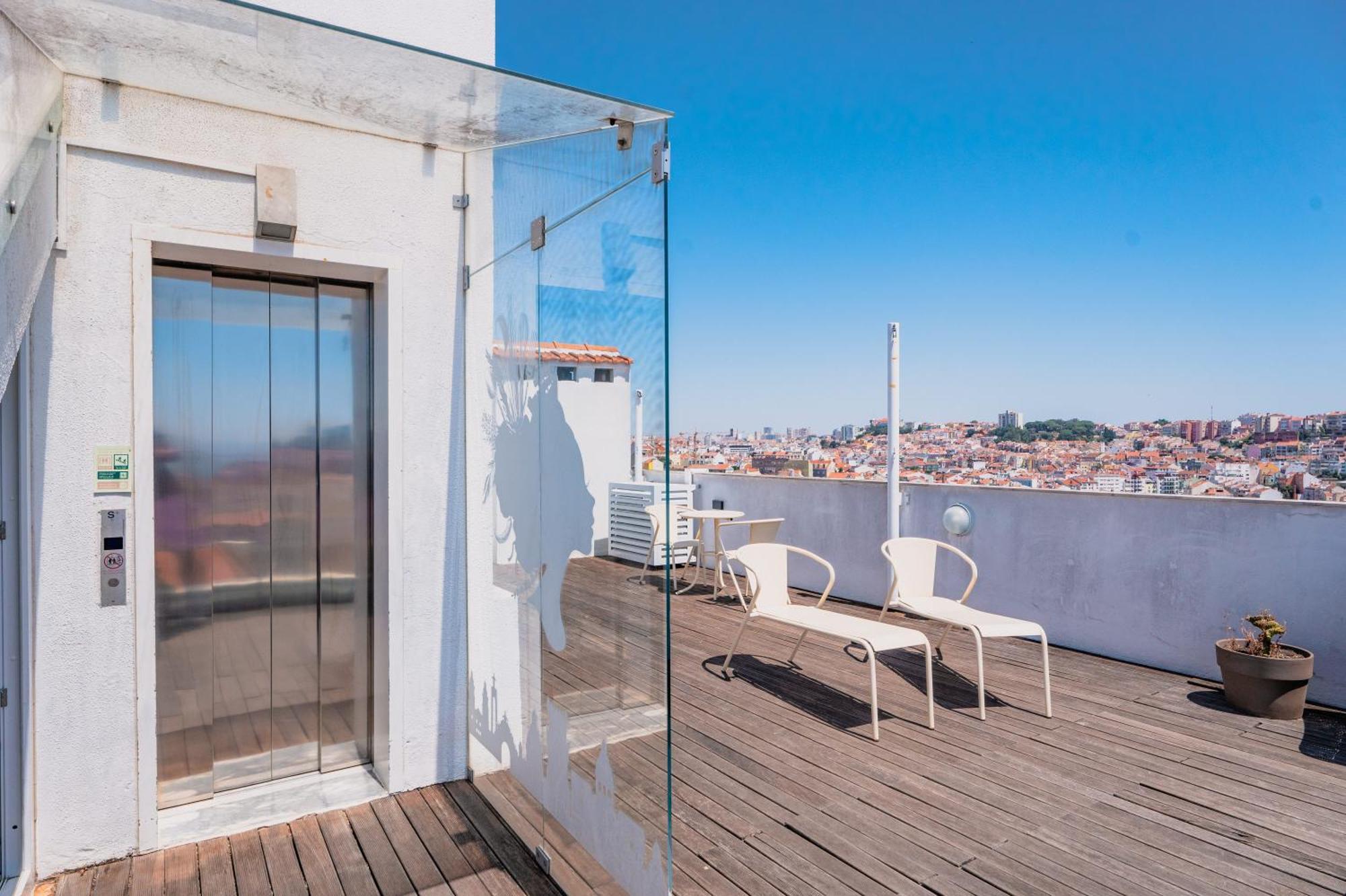 Signature Suite Terrace River View