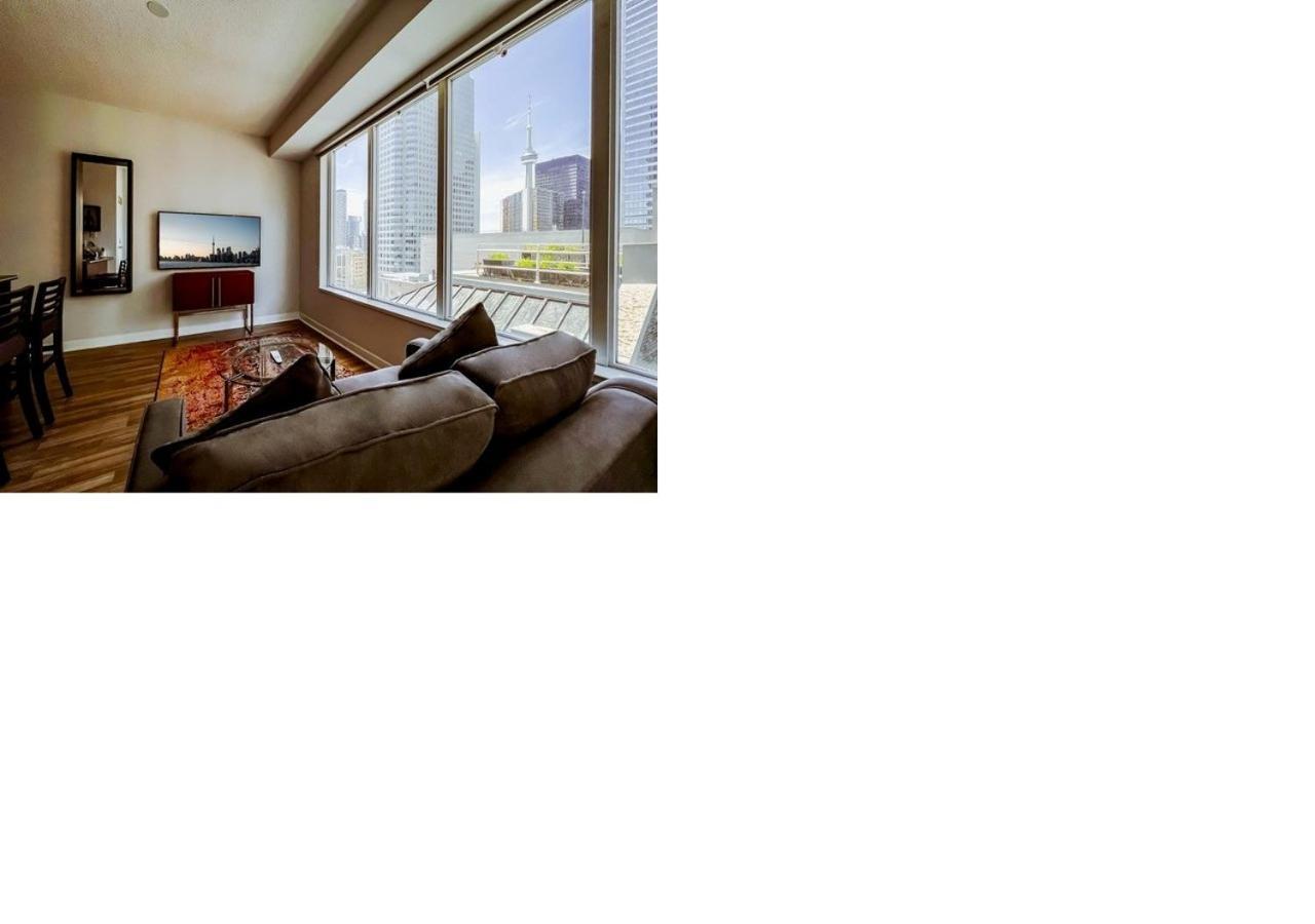 Junior Suite CN Tower View