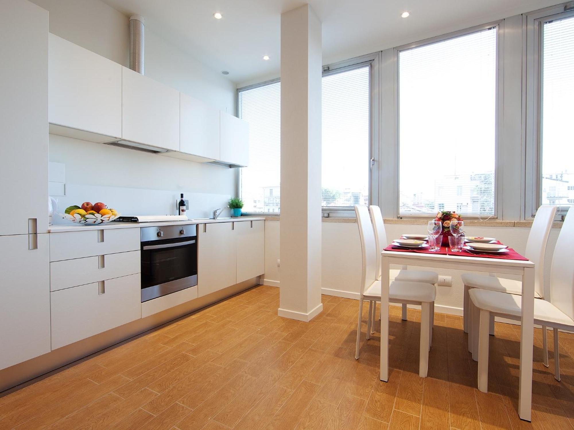 Deluxe One-Bedroom Apartment