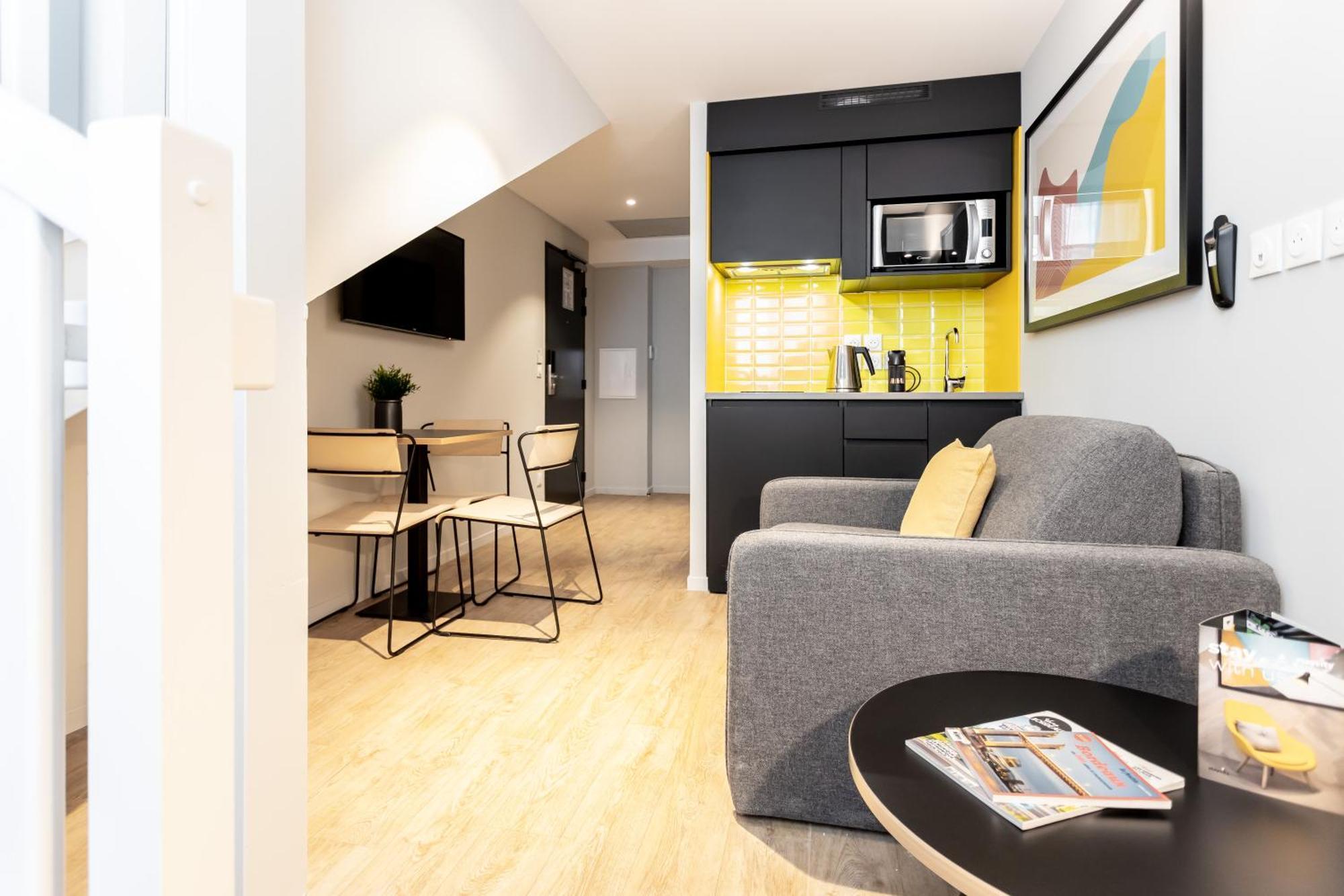 Studio Sleeps 3