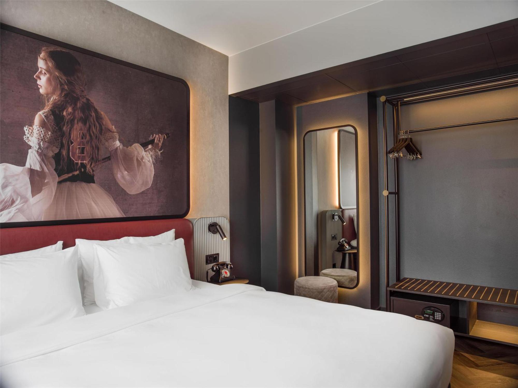 Net Zero Premium Room