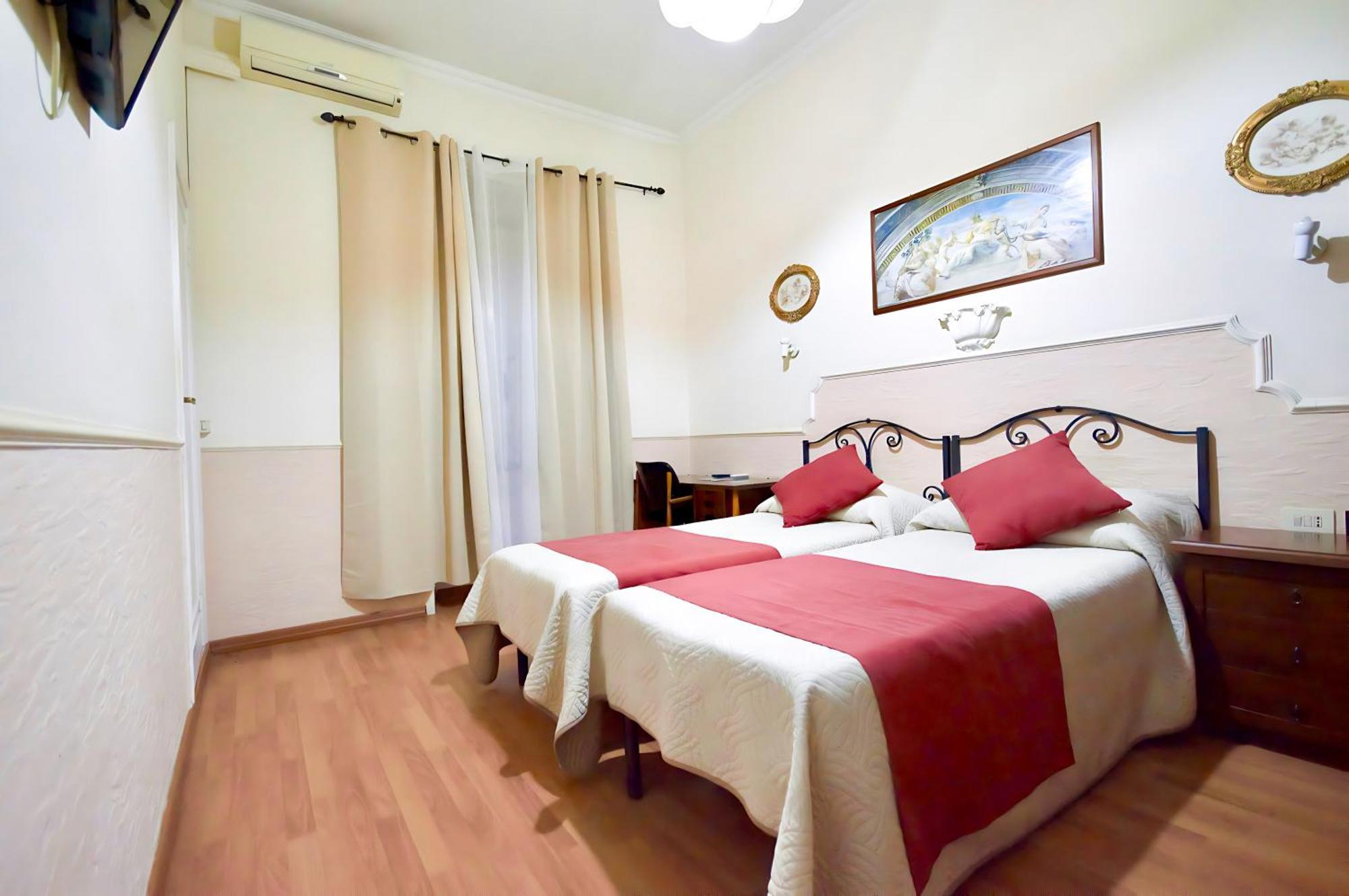 Double or Twin Room Private Bathroom